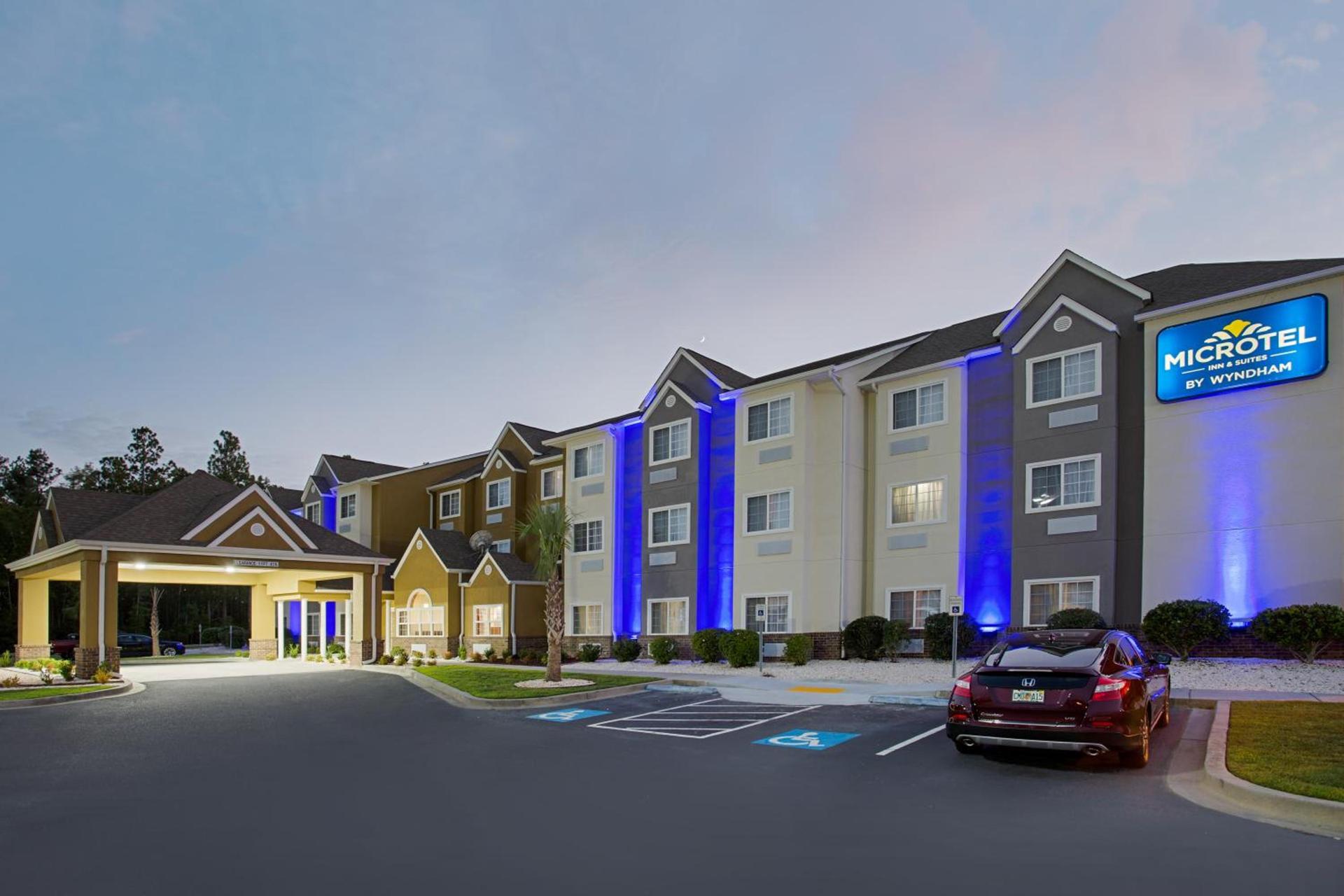 Microtel Inn & Suites by Wyndham Walterboro photo 17