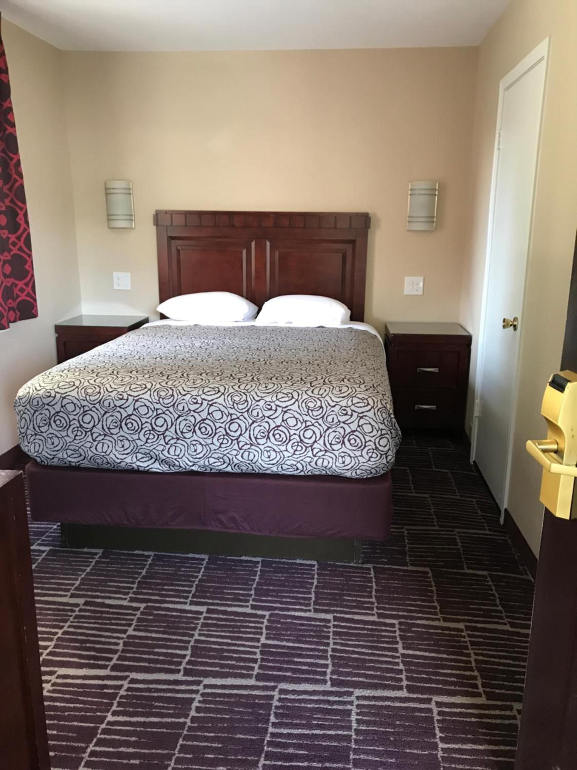 Economy Inn photo 4