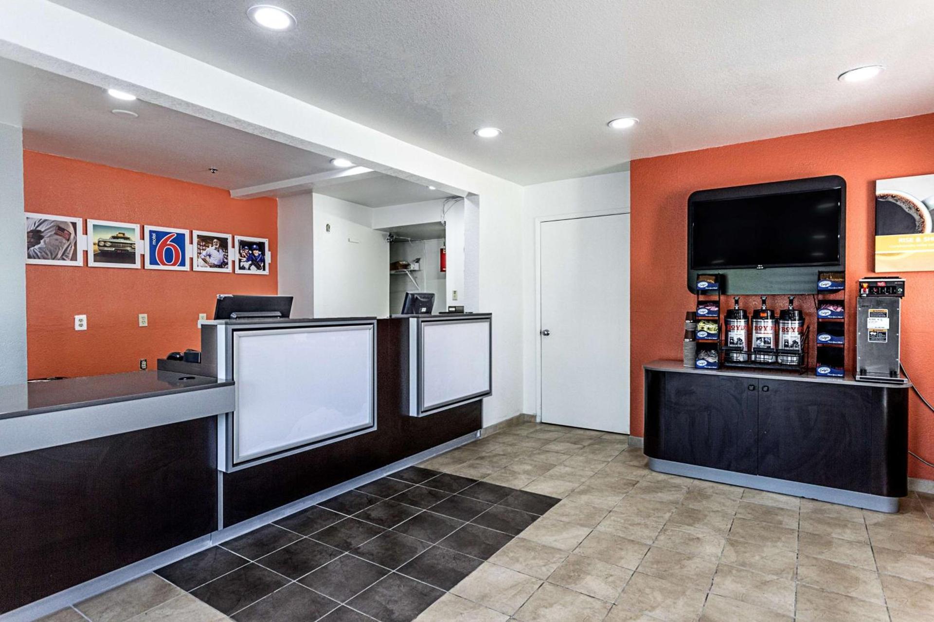 Motel 6-Fresno, CA photo 6