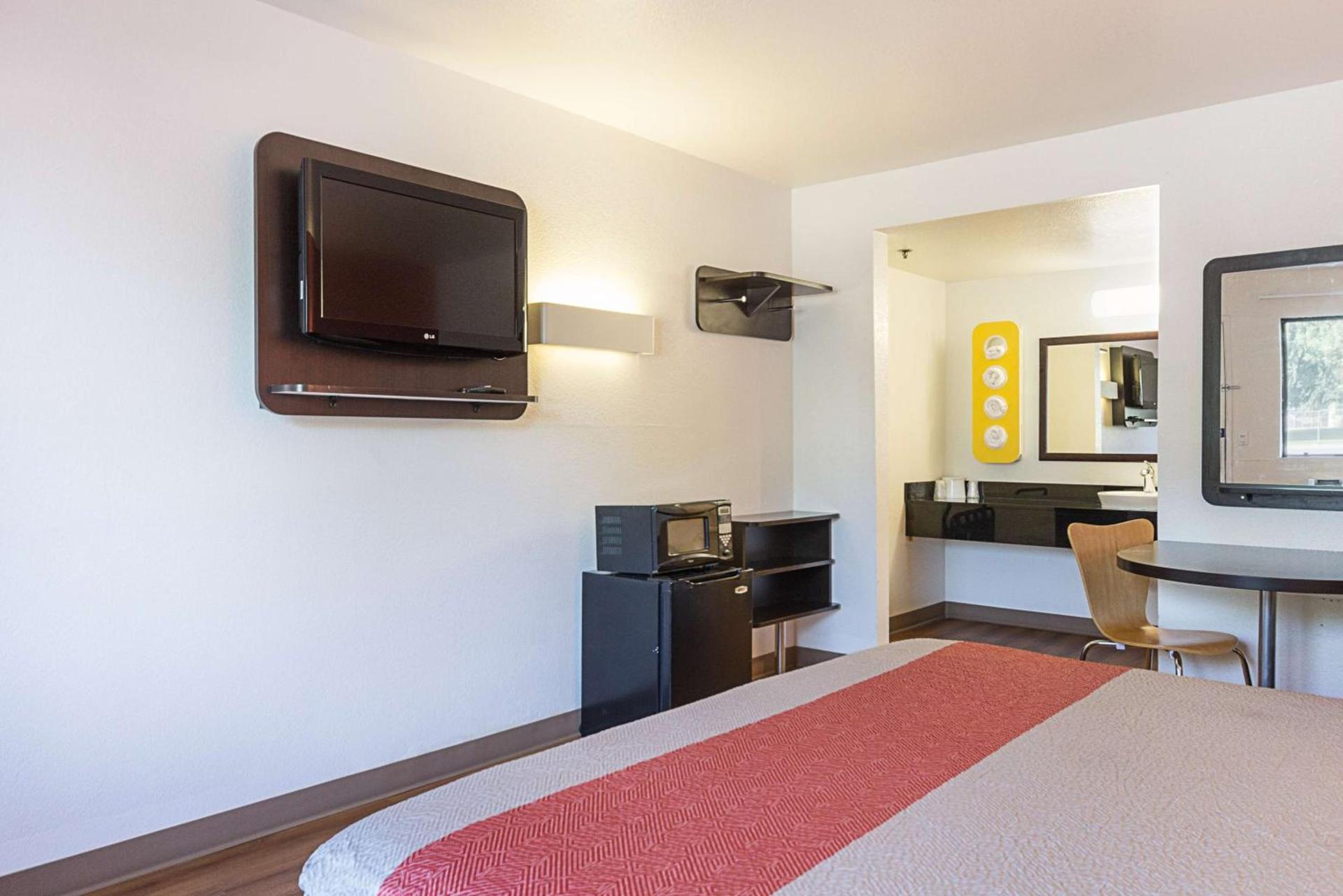 Motel 6-Fresno, CA photo 15