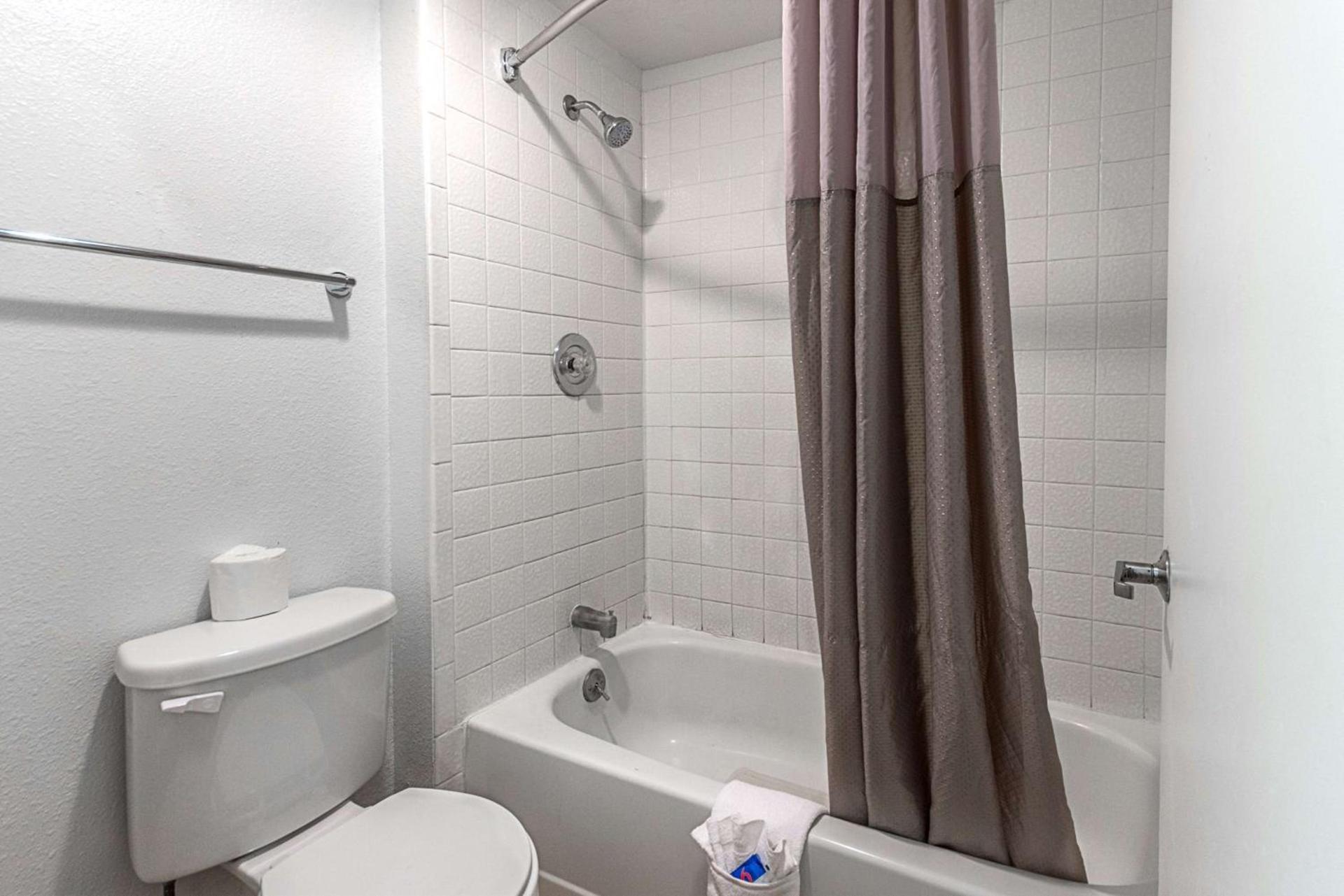 Motel 6-Fresno, CA photo 25
