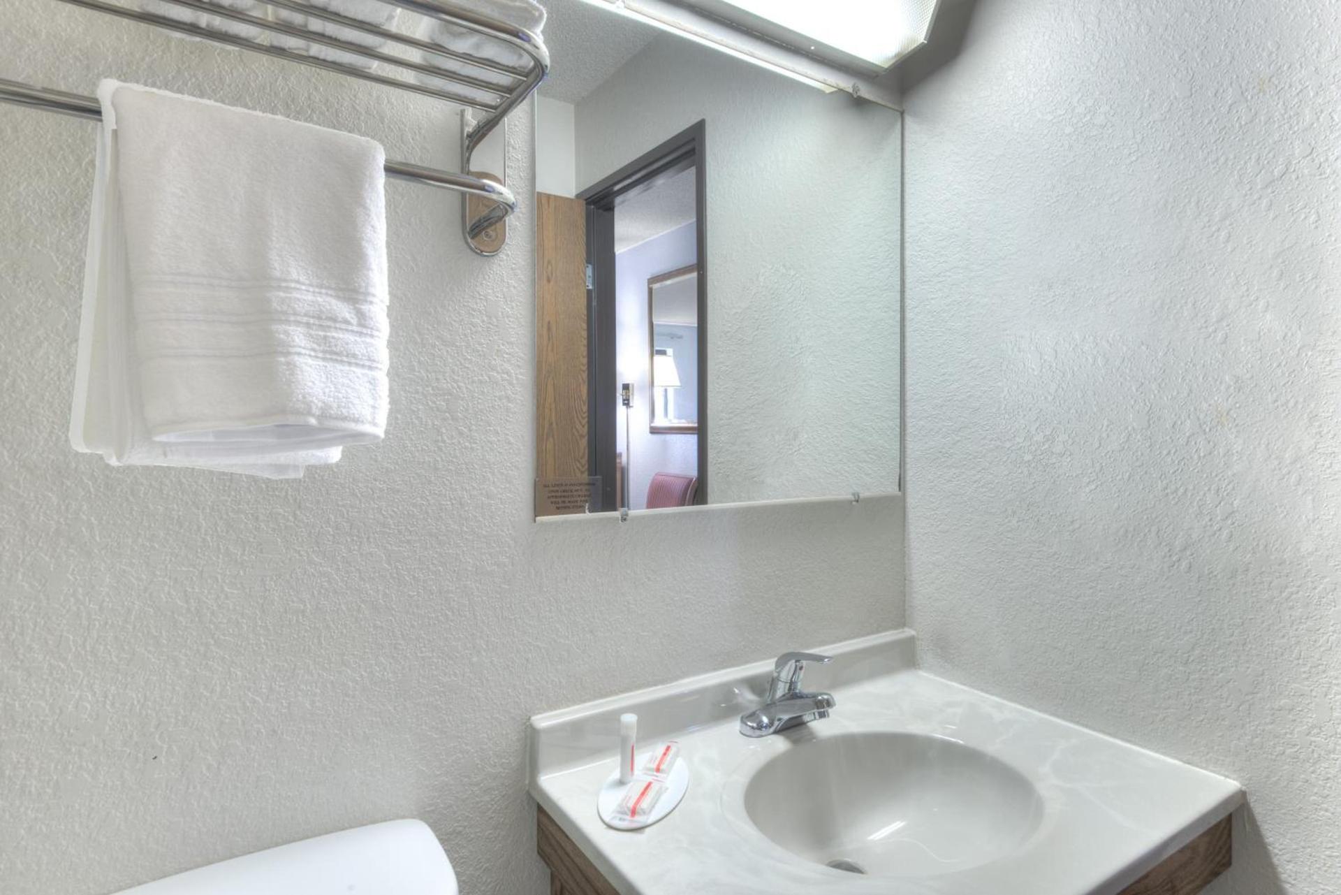 Super 8 by Wyndham Augusta photo 29