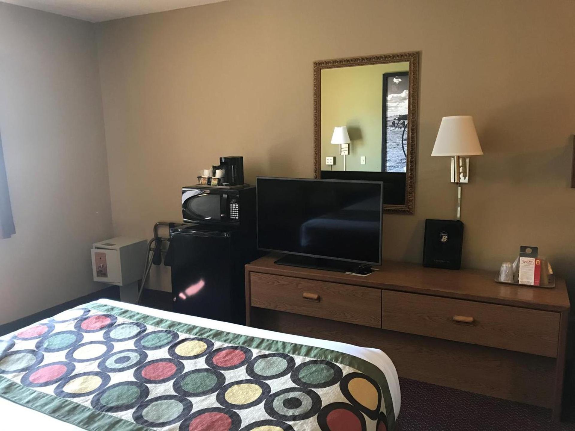 Super 8 by Wyndham Aberdeen East photo 12