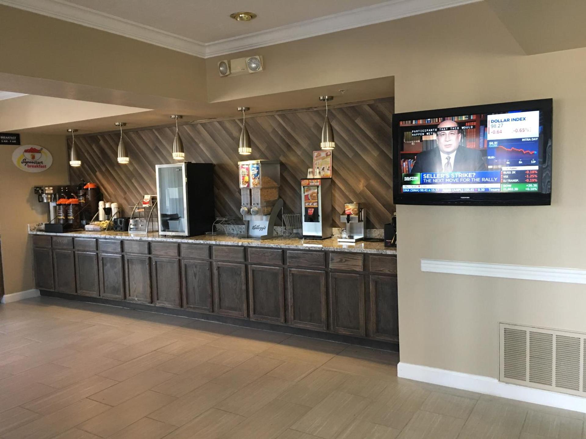 Super 8 by Wyndham Jackson Ridgeland photo 41