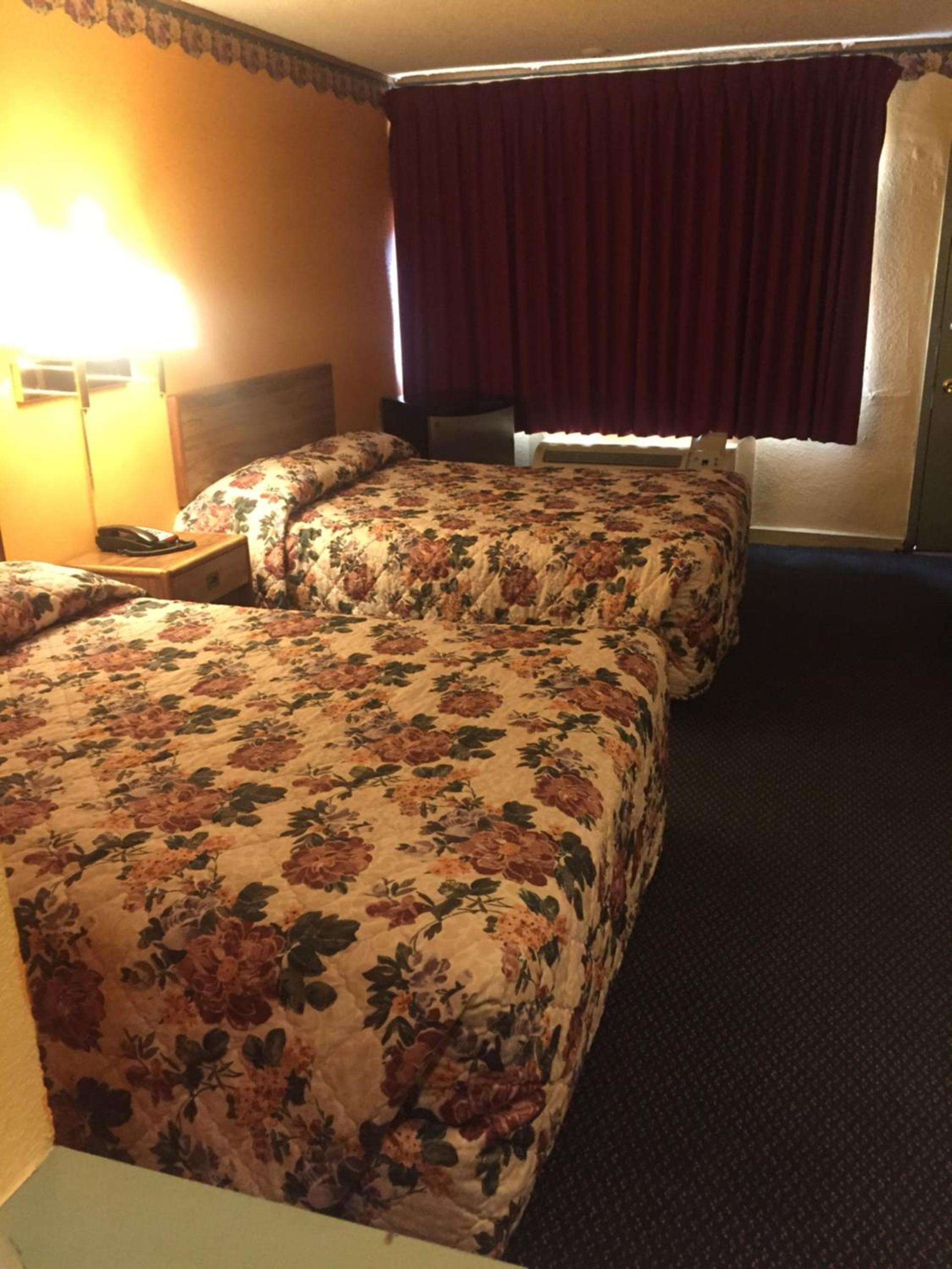 Camelot Inn photo 15