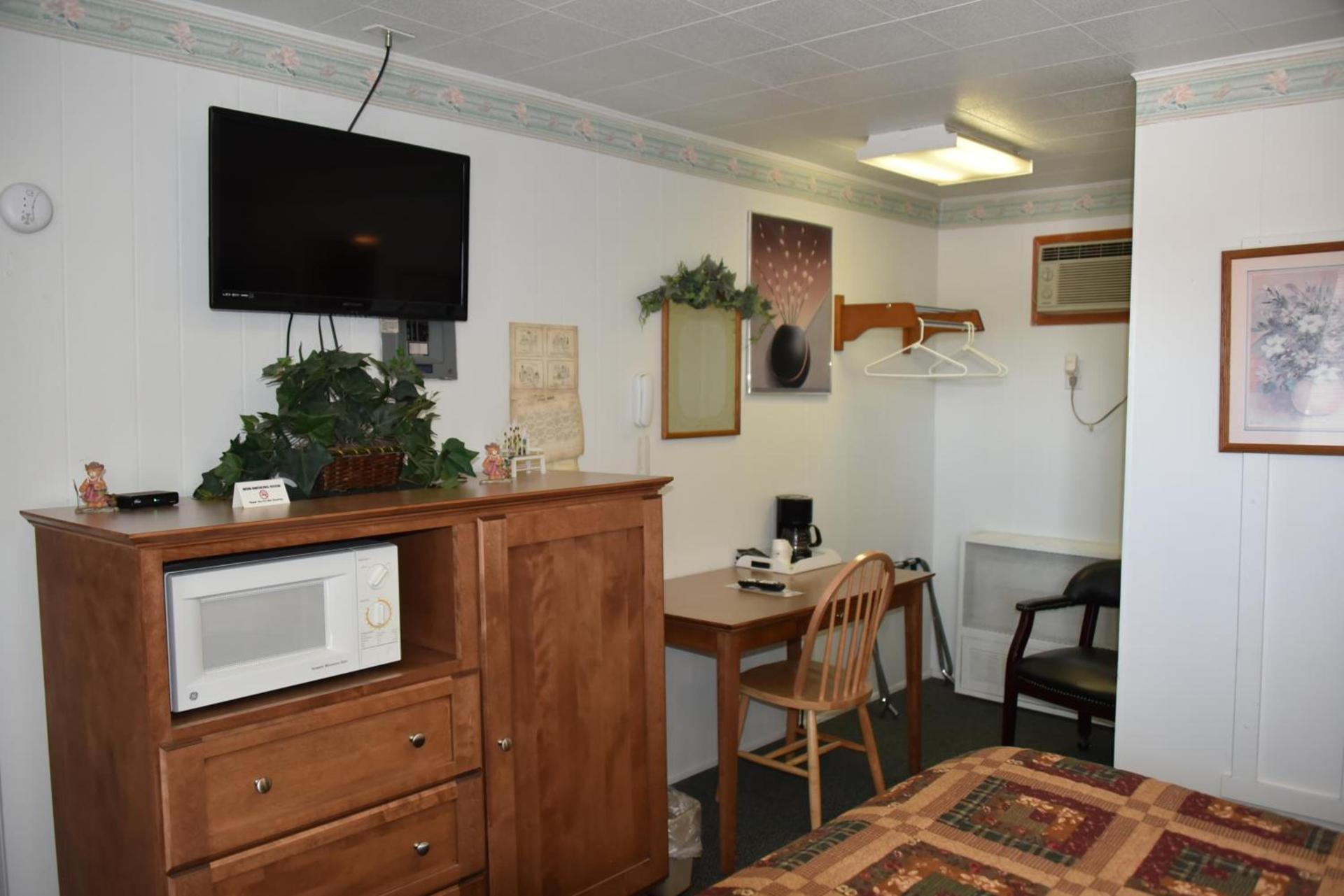 Royals Inn Motel photo 21