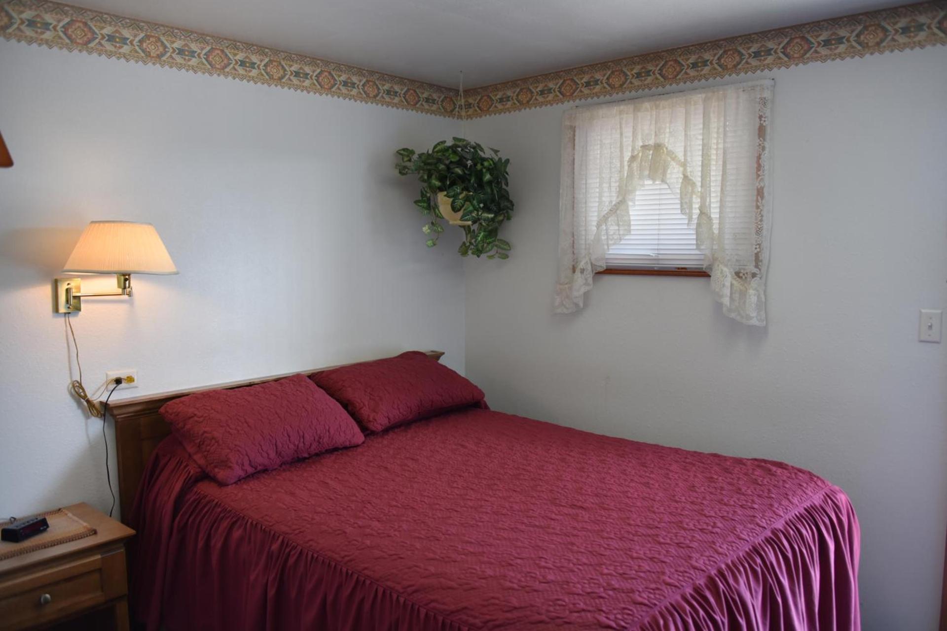 Royals Inn Motel photo 8