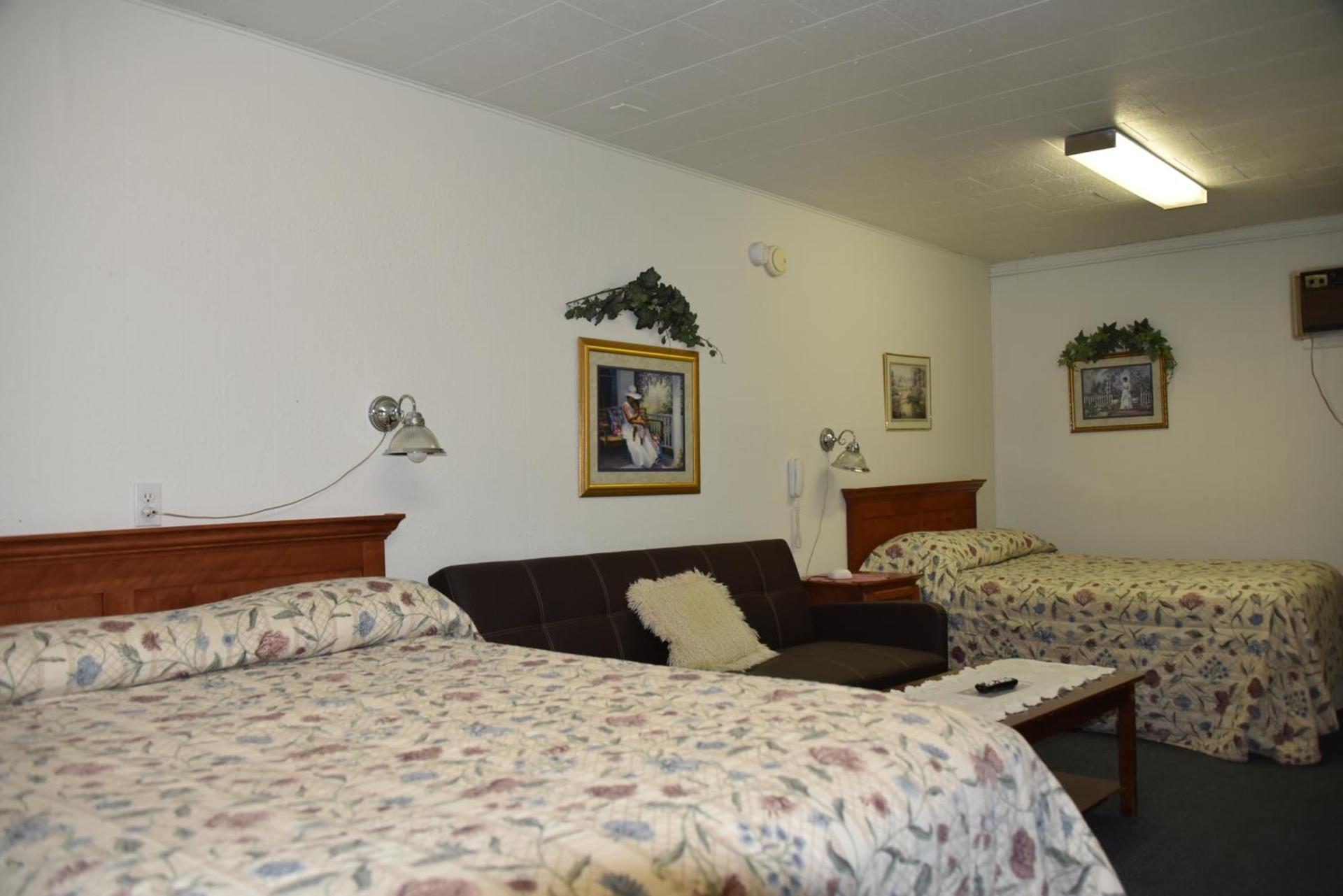 Royals Inn Motel photo 10