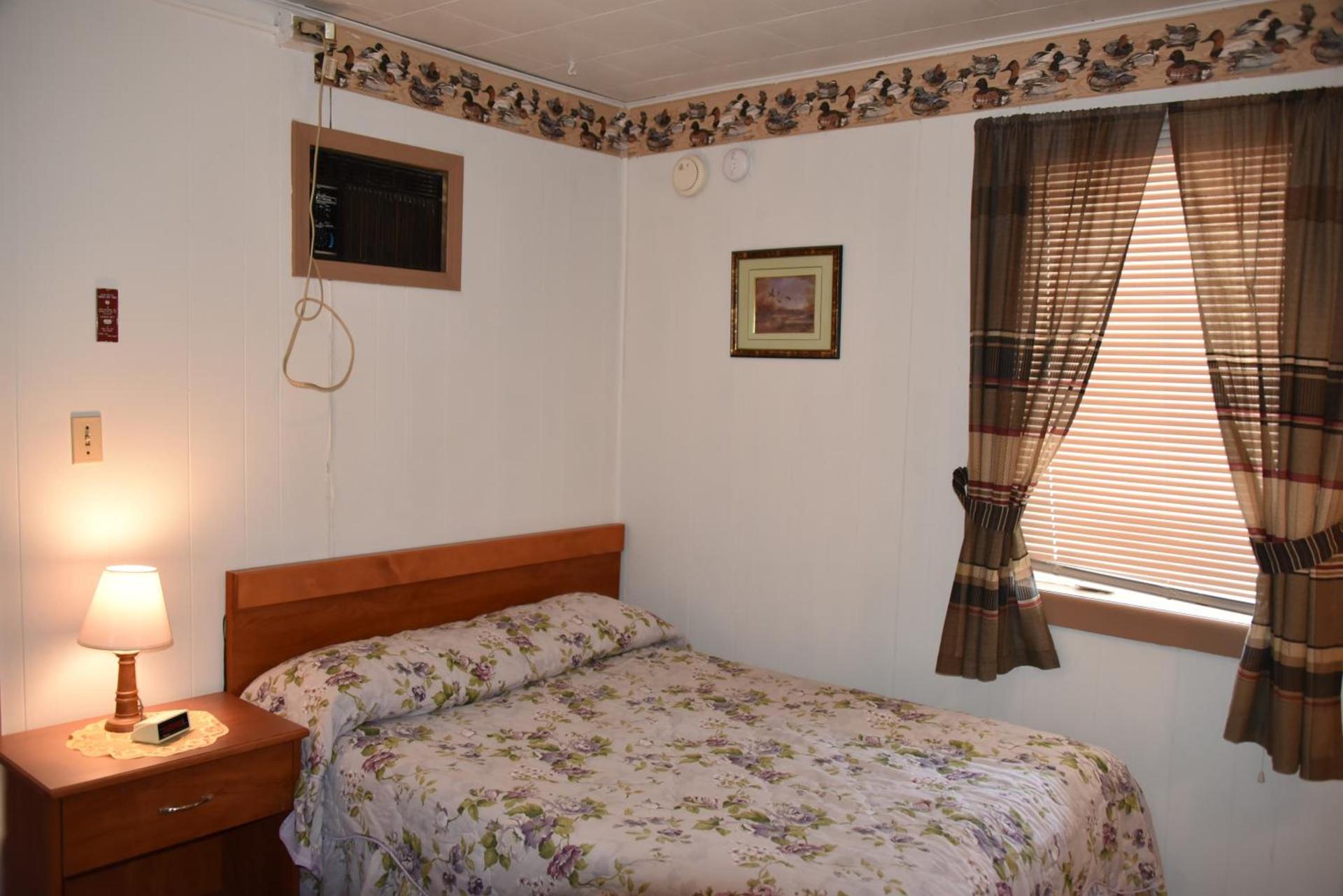 Royals Inn Motel photo 11