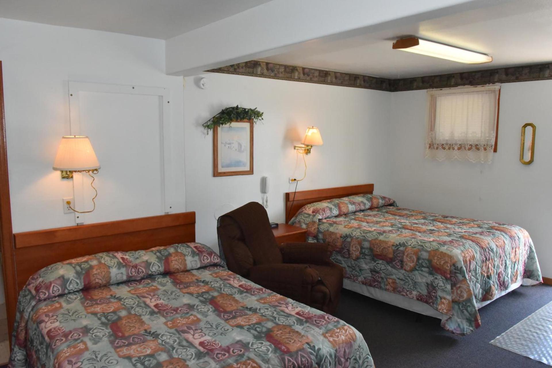 Royals Inn Motel photo 12