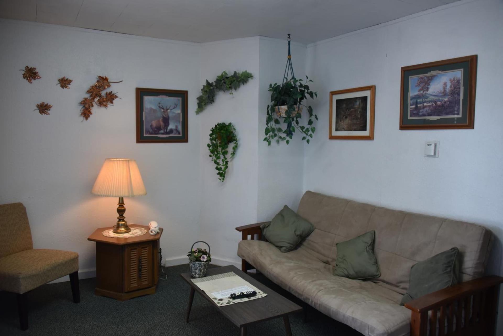 Royals Inn Motel photo 16