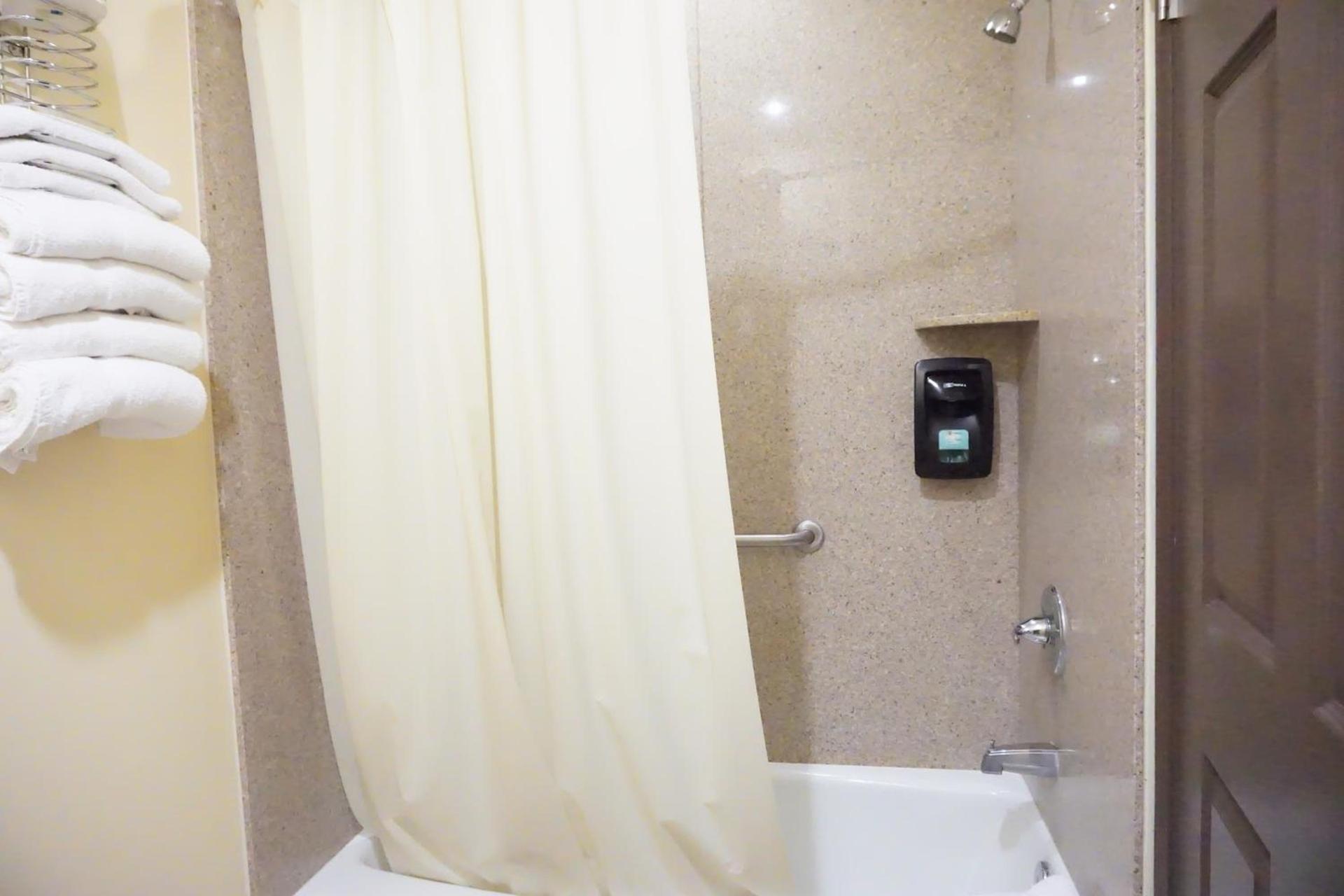 Tuscan Garden Inn photo 29