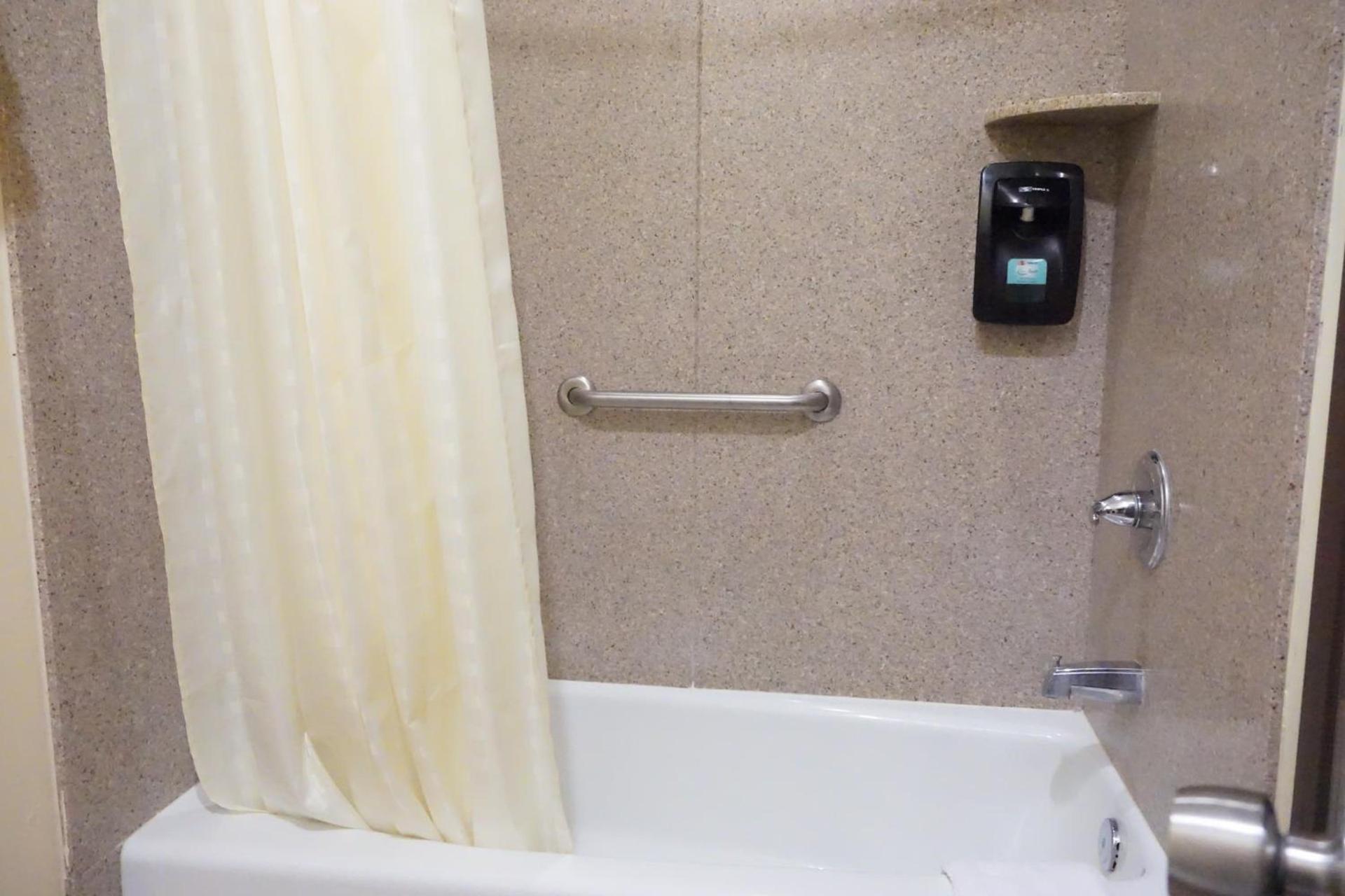 Tuscan Garden Inn photo 28