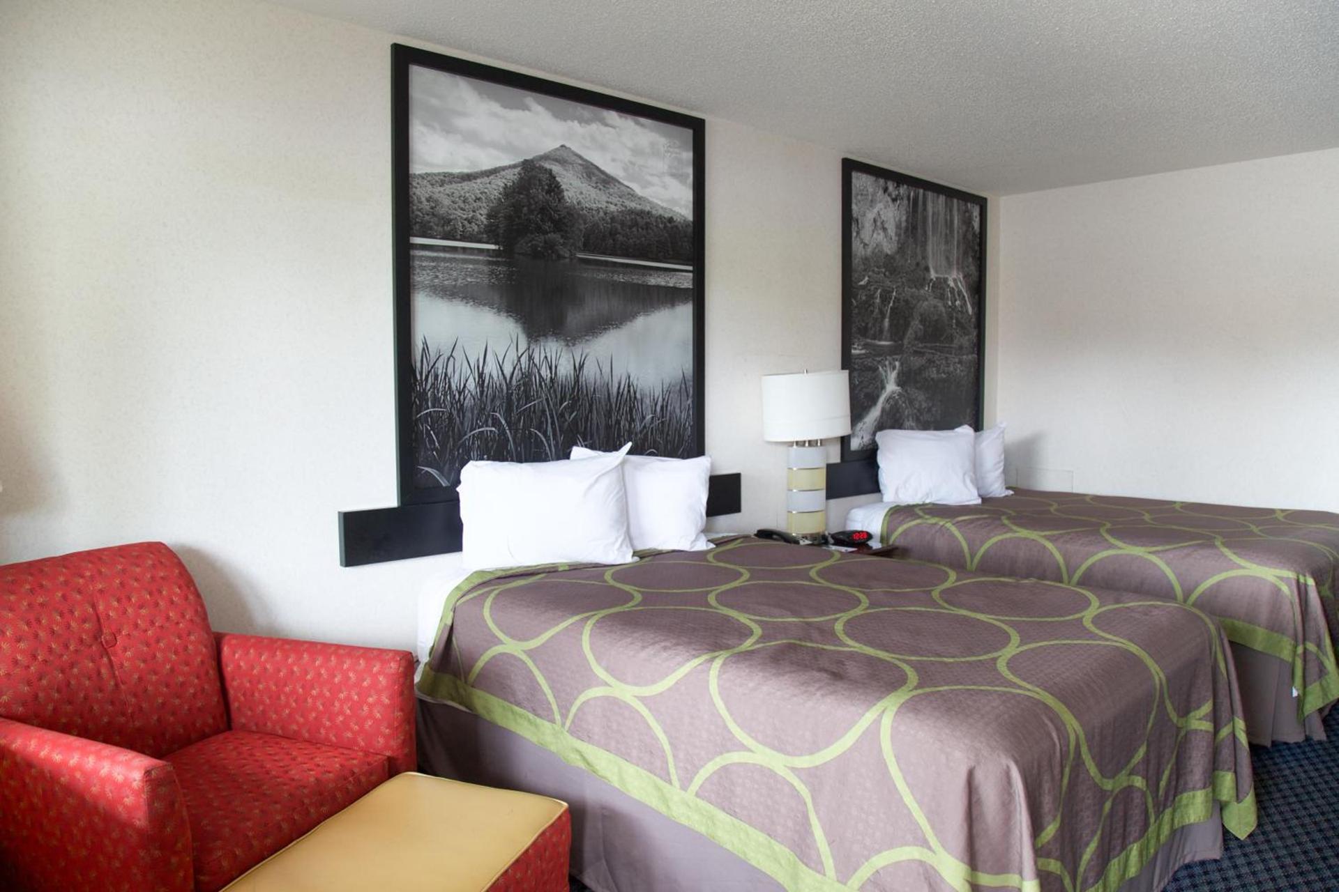 Super 8 by Wyndham Christiansburg photo 44