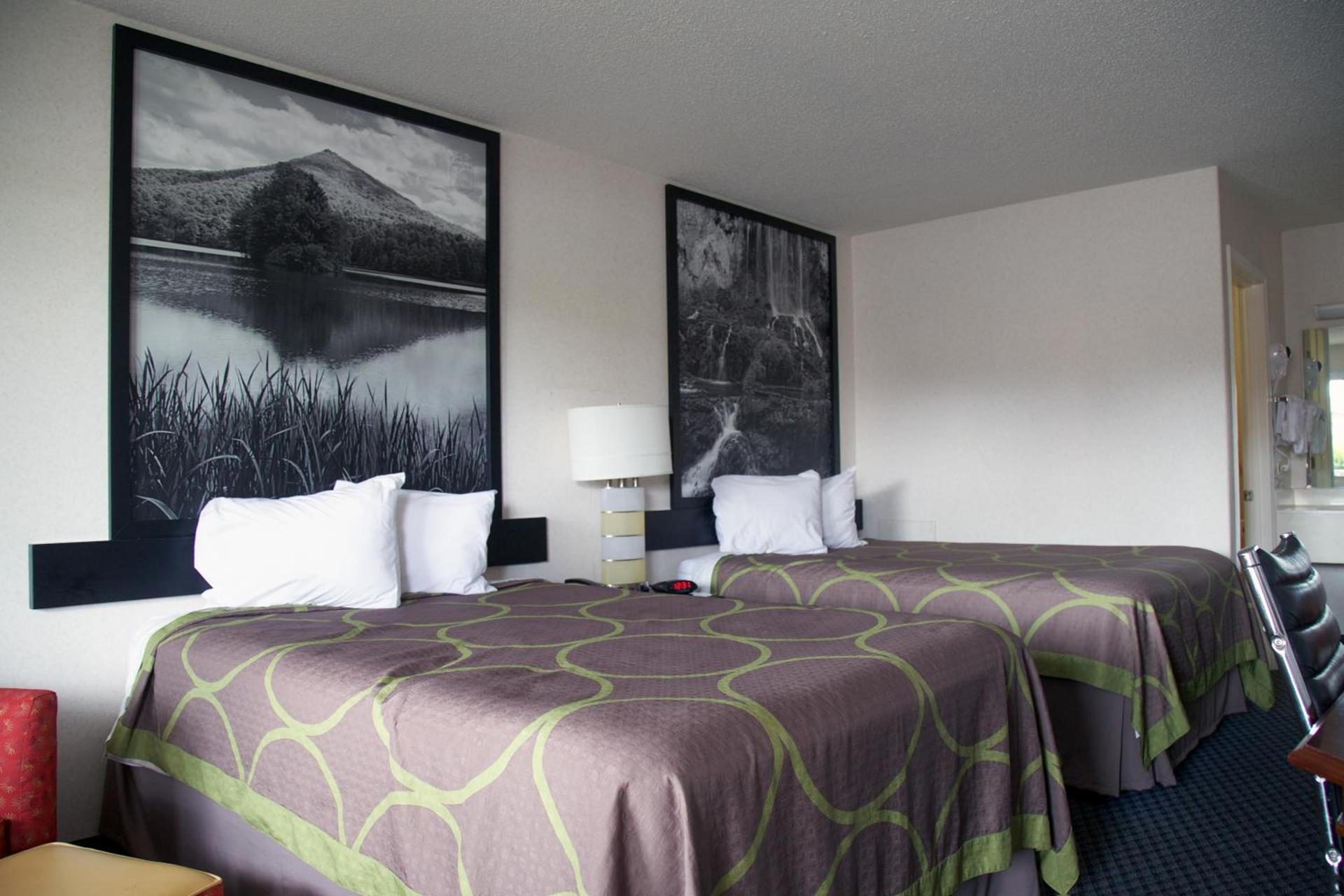 Super 8 by Wyndham Christiansburg photo 40