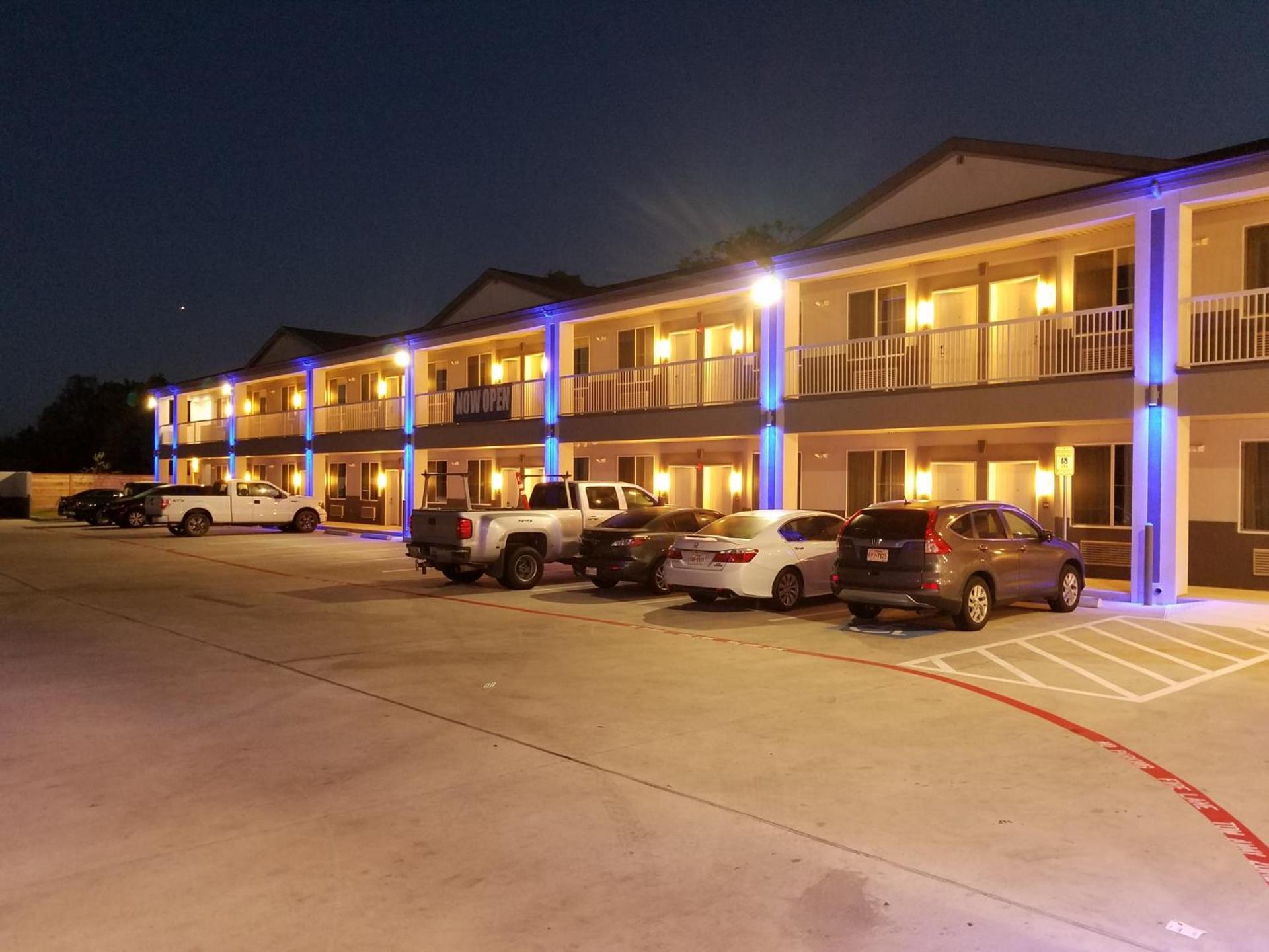 Palace Inn Blue Tomball Parkway photo 11
