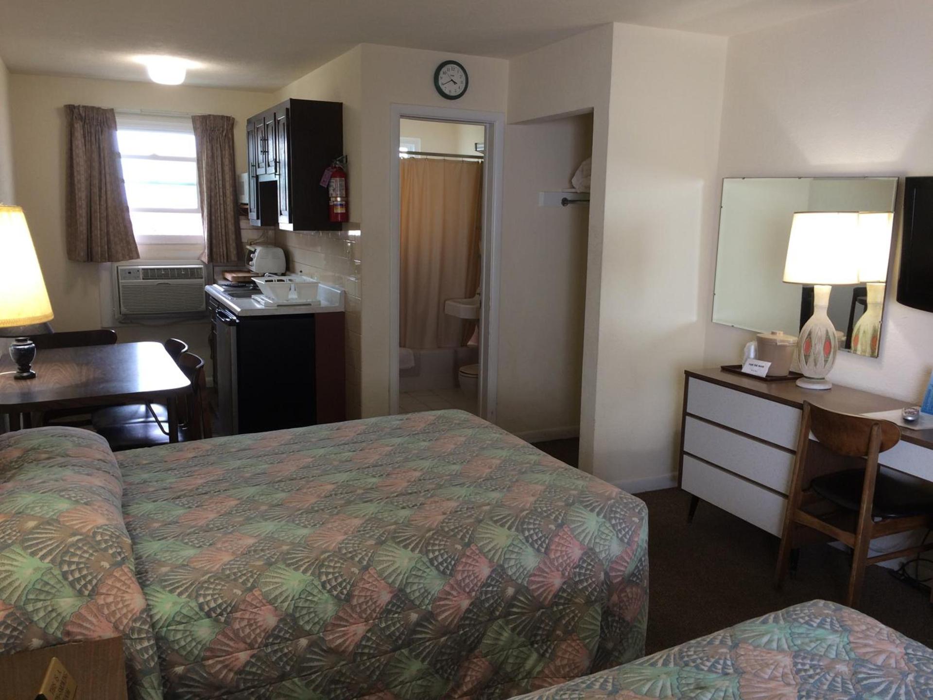 Crystal Sands Motel photo 11