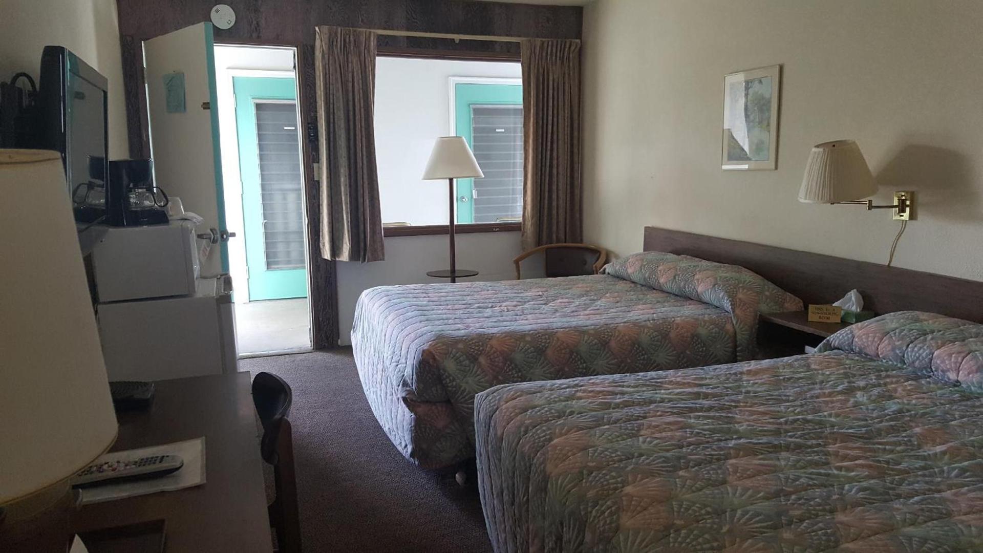 Crystal Sands Motel photo 45