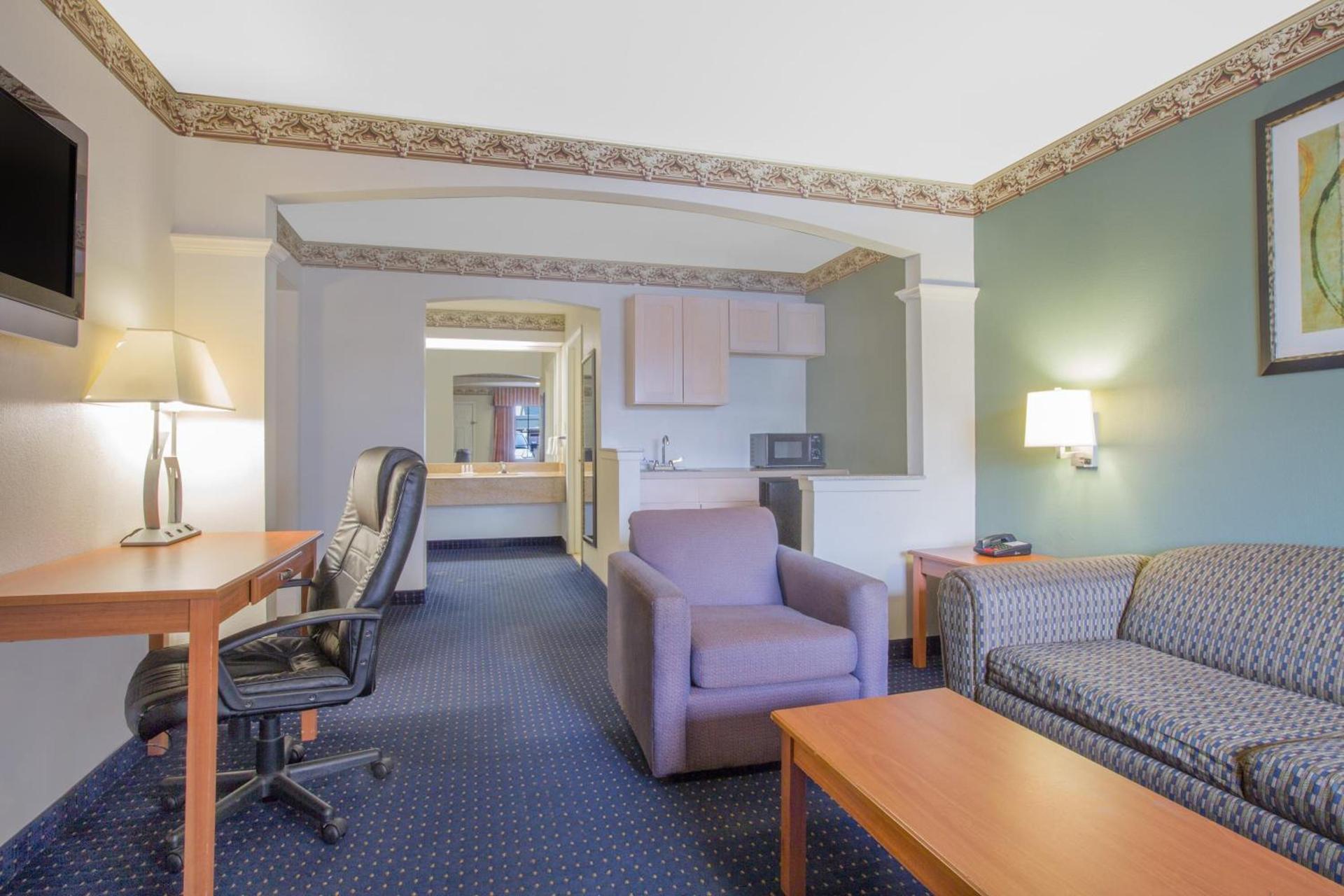 Days Inn by Wyndham Nacogdoches/SFA University/Downtown photo 34