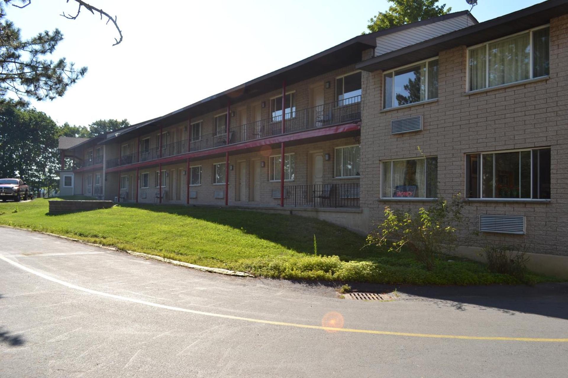 Latham Inn photo 18