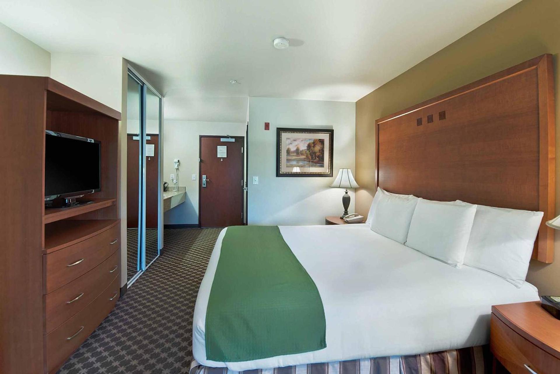 Oxford Suites Yakima photo 12