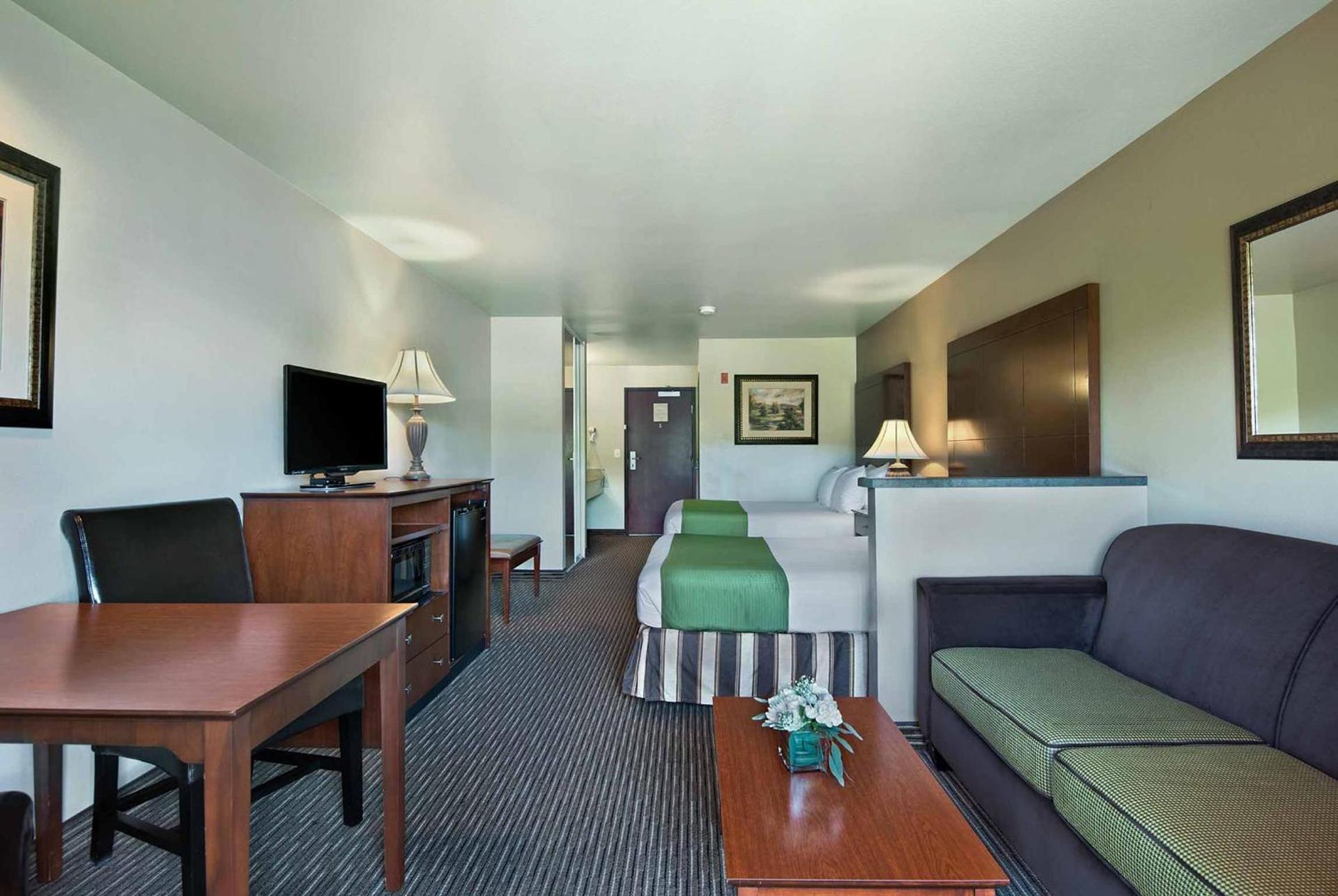 Oxford Suites Yakima photo 5