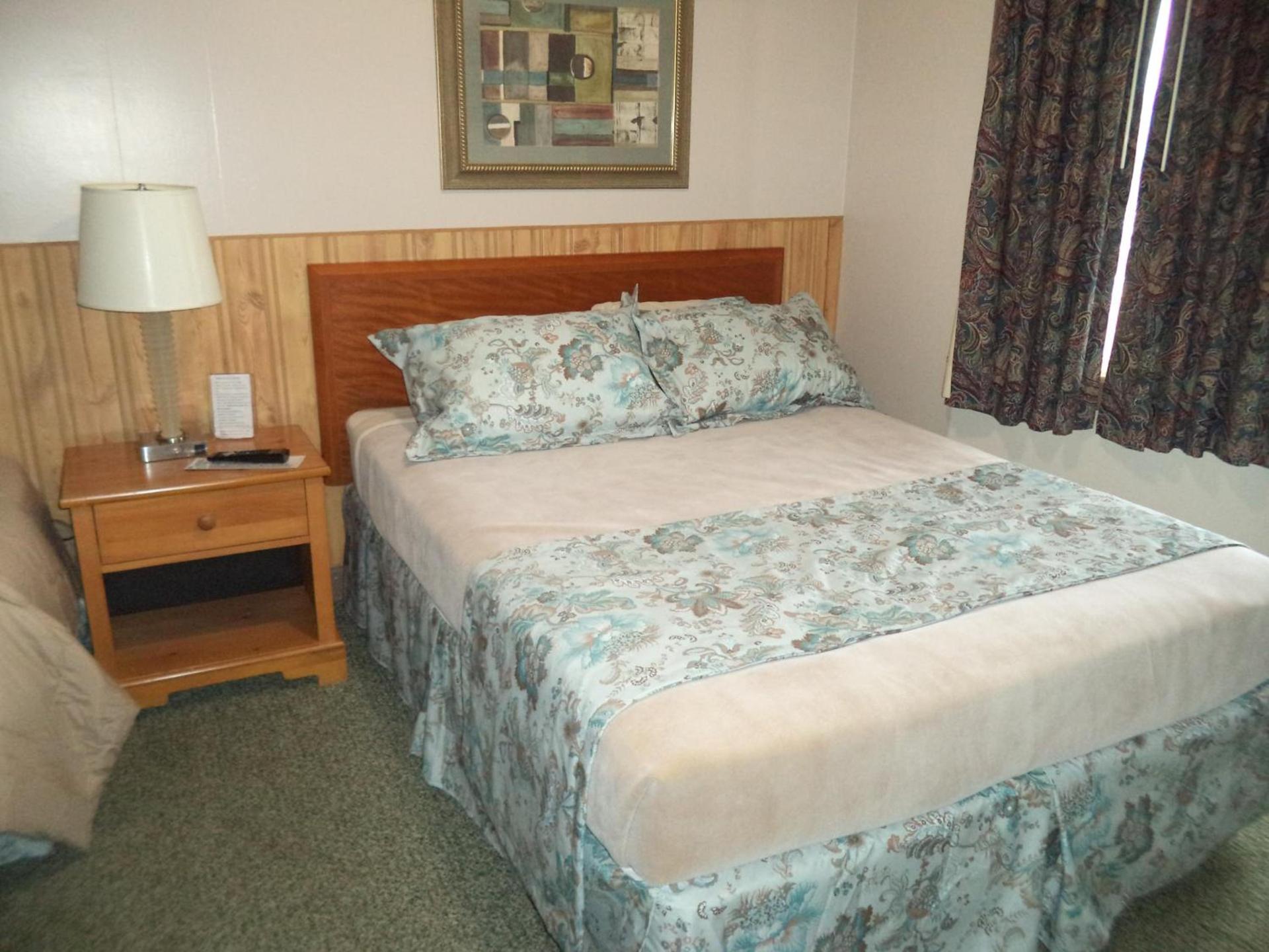 Mount Blue Motel photo 9