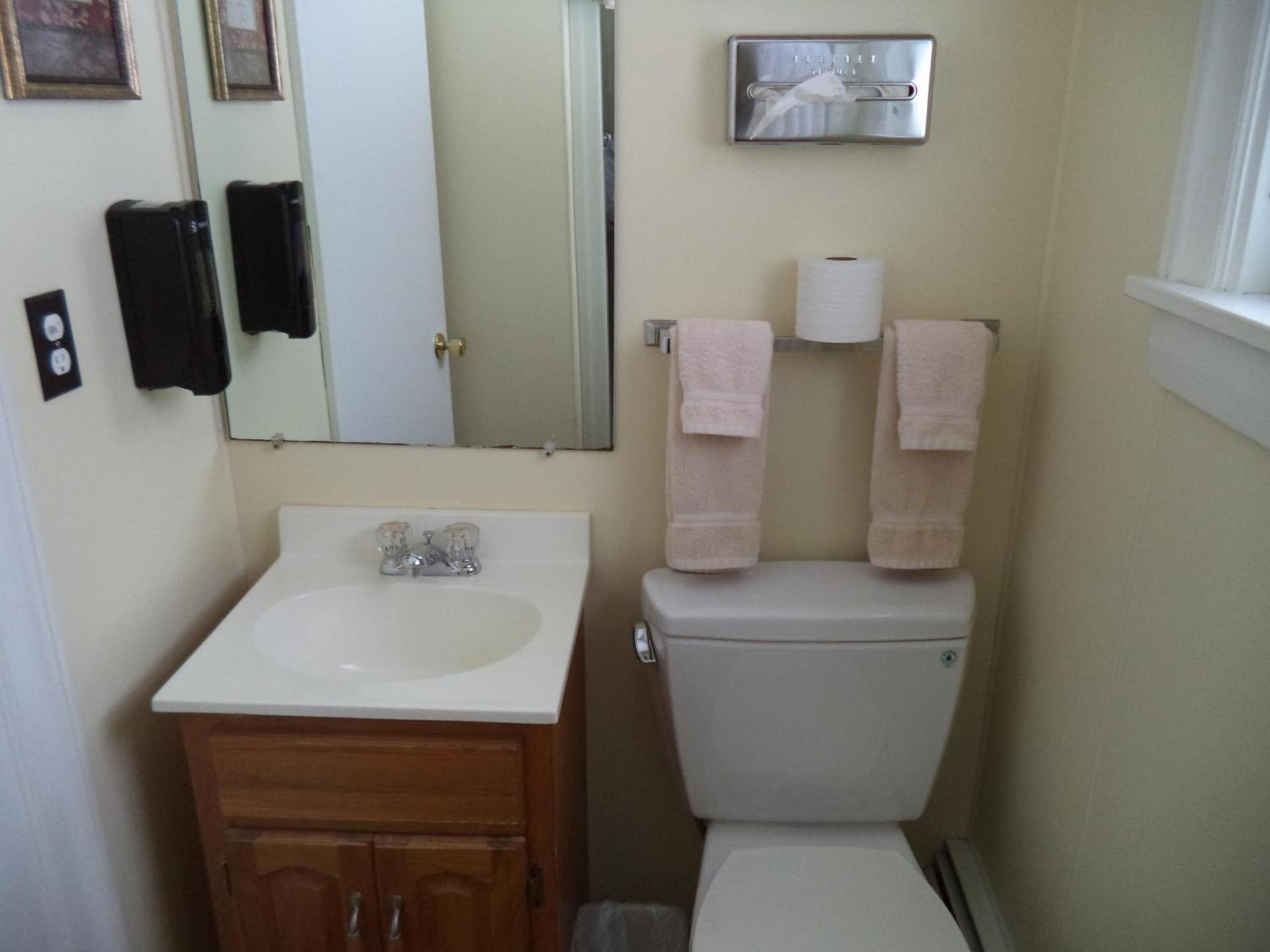 Mount Blue Motel photo 8