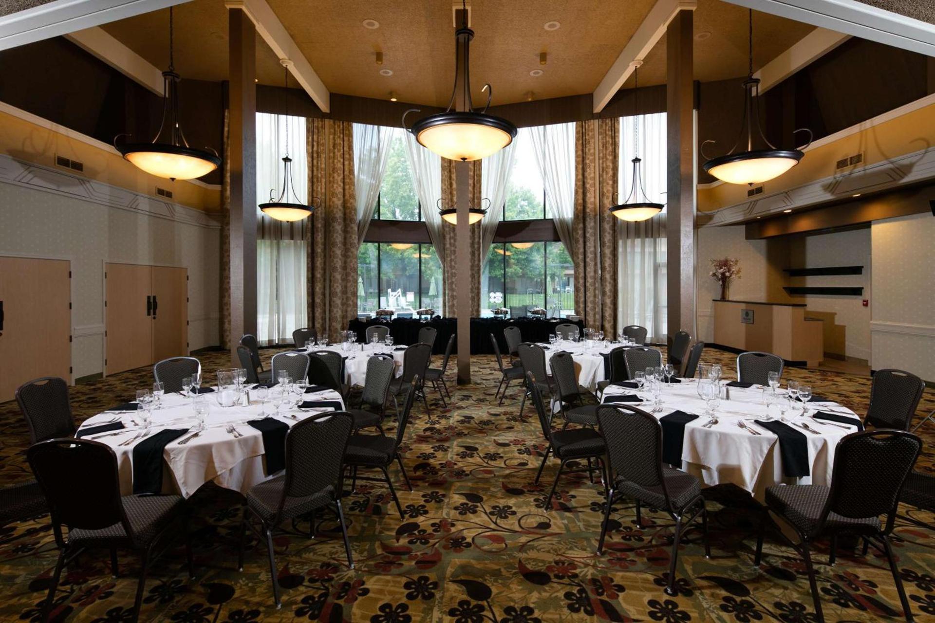 Red Lion Hotel Redding photo 31
