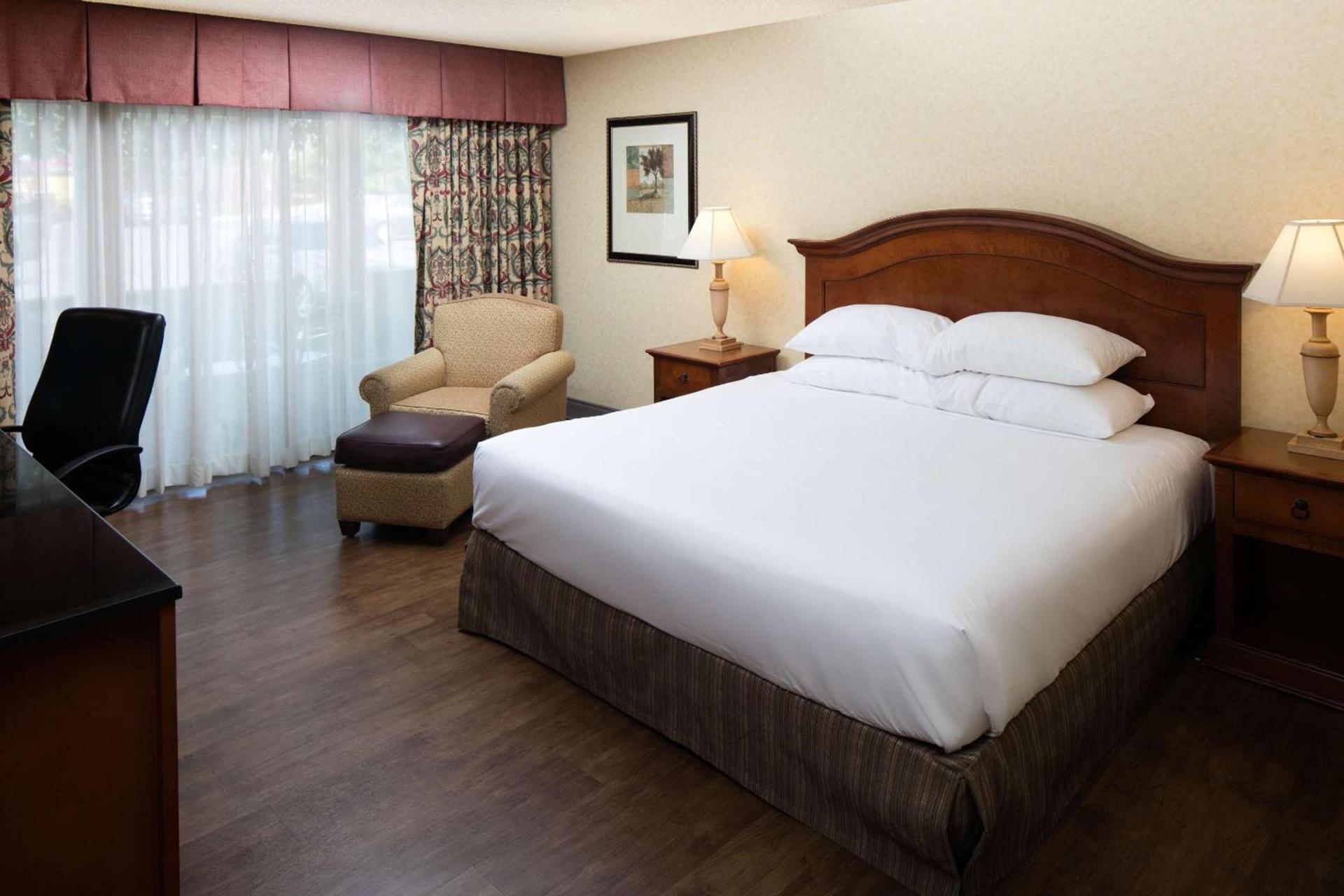 Red Lion Hotel Redding photo 11