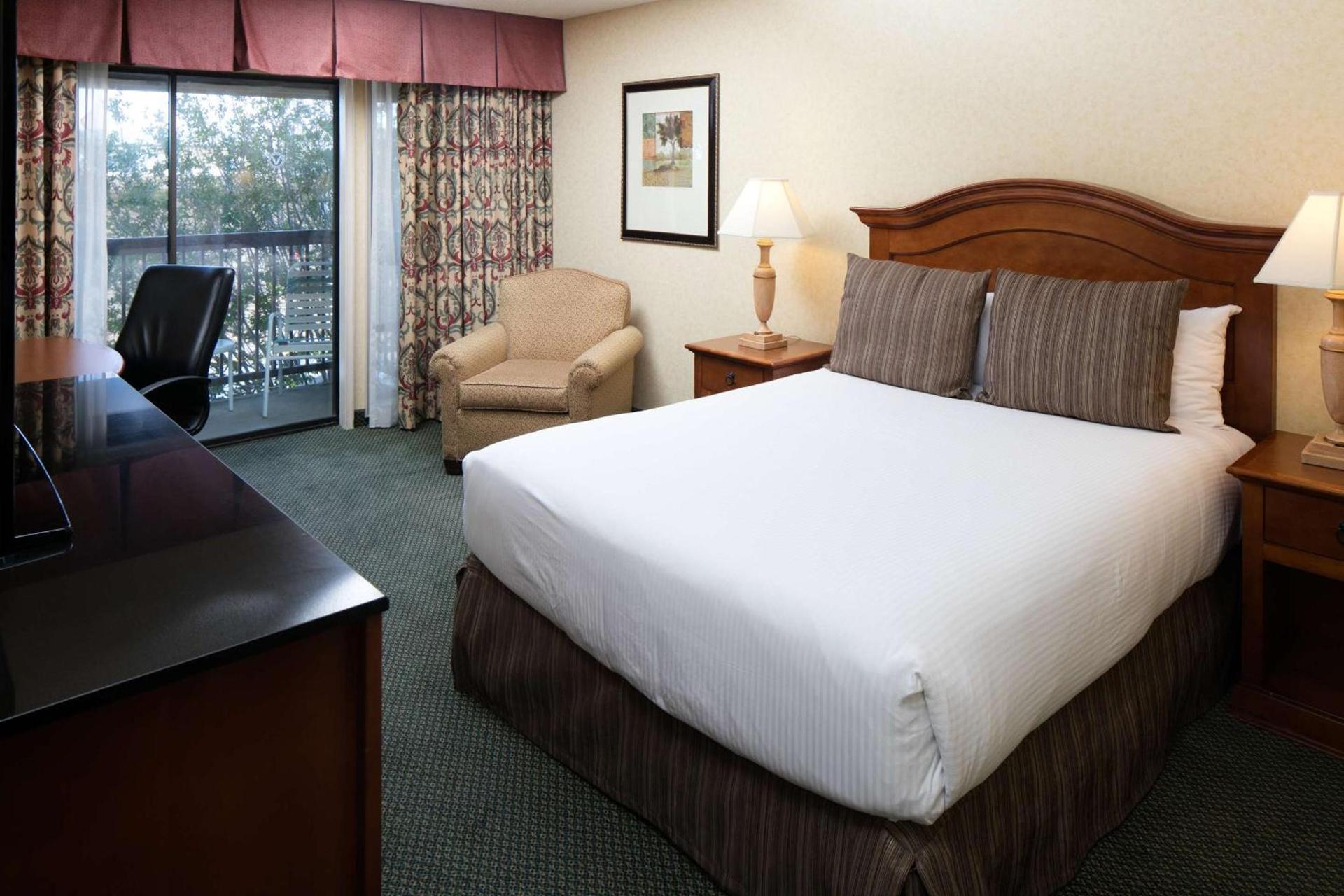 Red Lion Hotel Redding photo 13