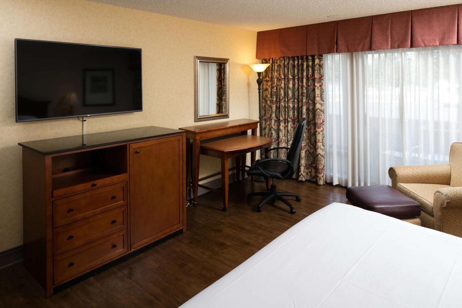 Red Lion Hotel Redding photo 15