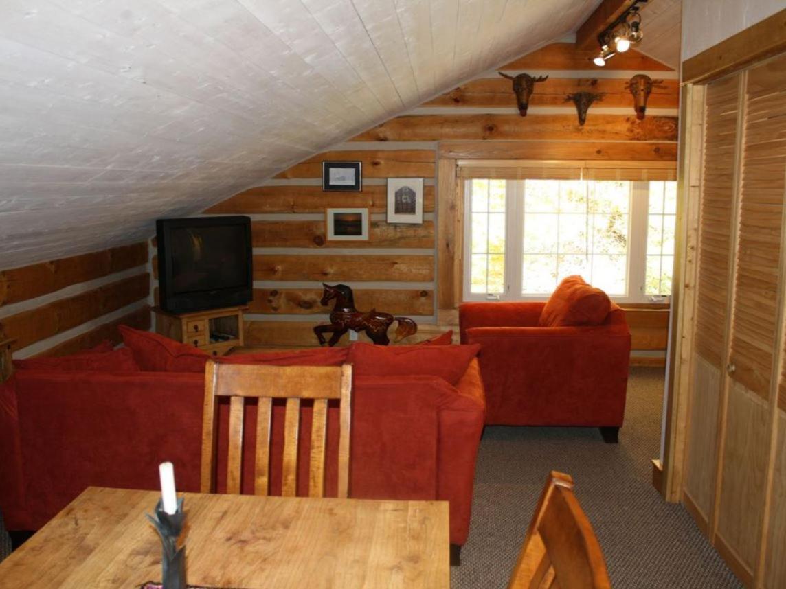 Riverside Meadows Cabins photo 38