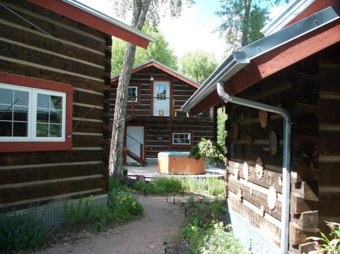 Riverside Meadows Cabins photo 32