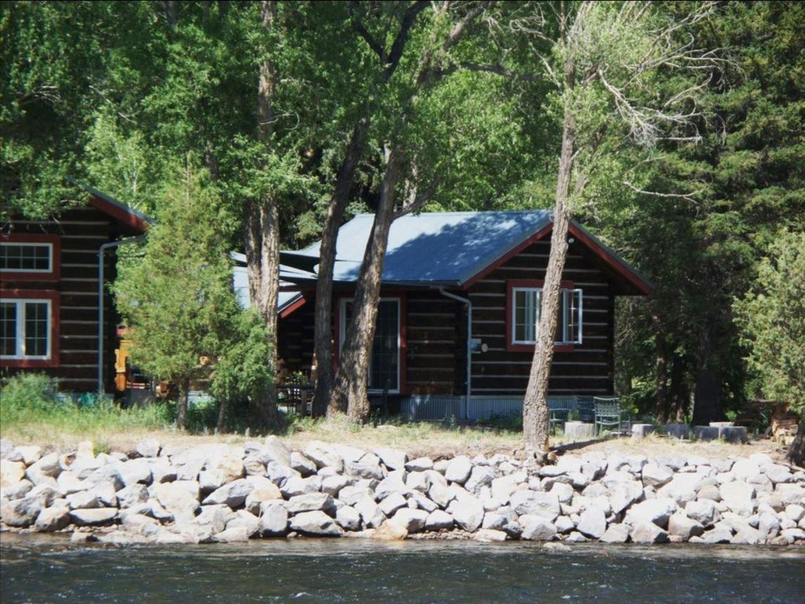 Riverside Meadows Cabins photo 26