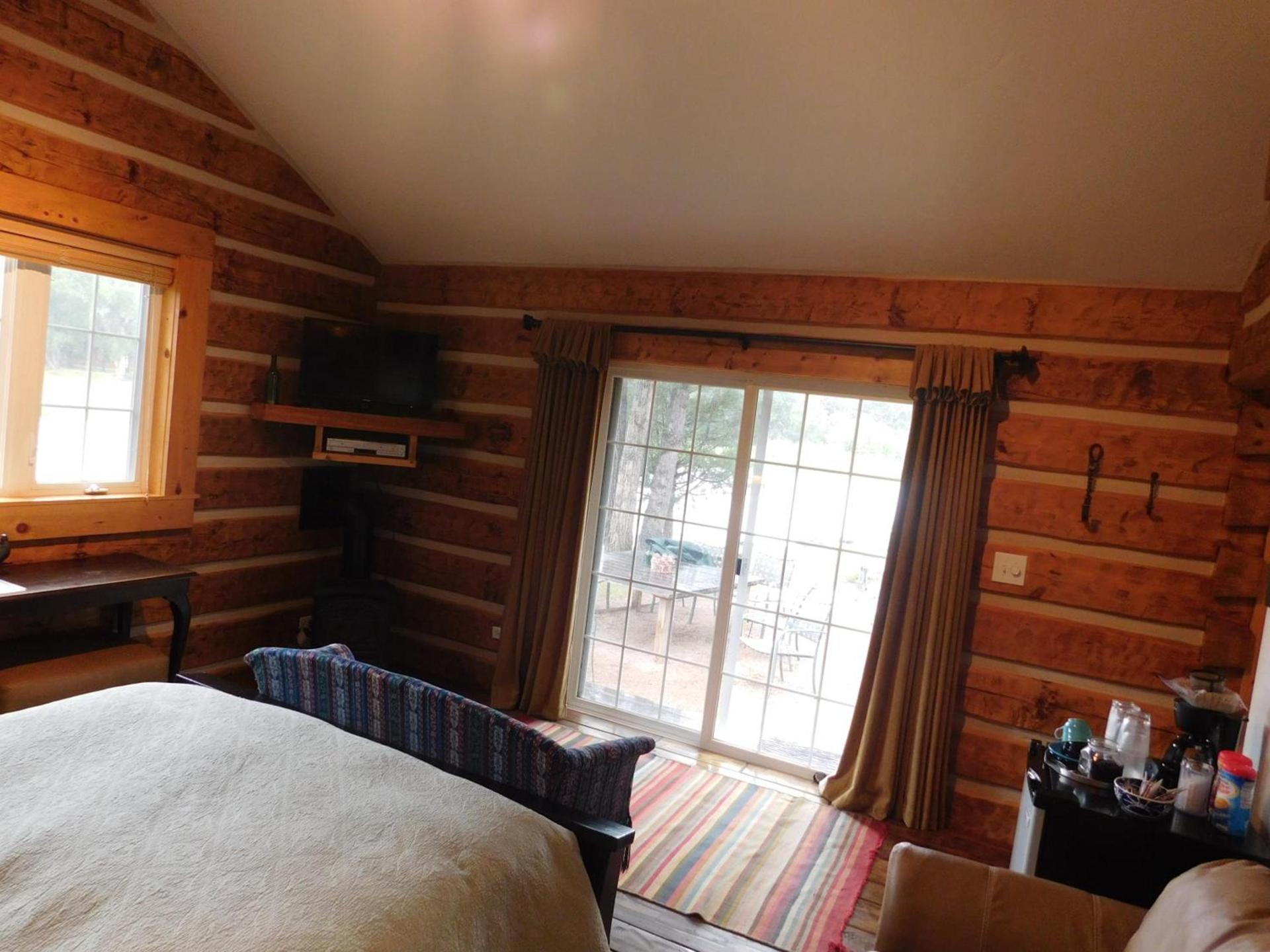Riverside Meadows Cabins photo 4