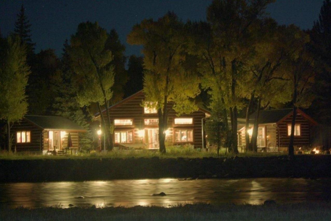 Riverside Meadows Cabins photo 2