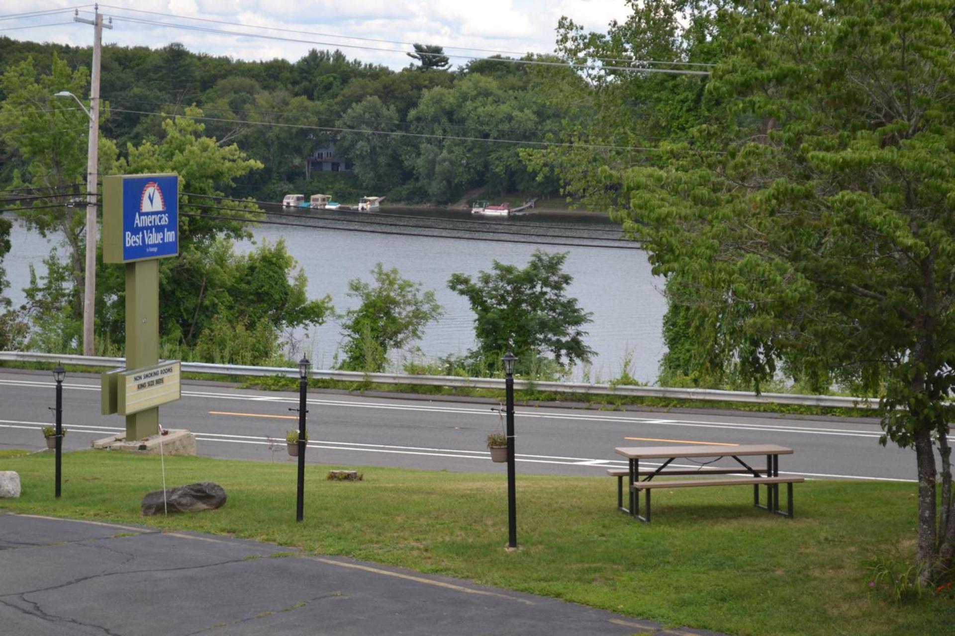 Mount Holyoke Inn photo 25