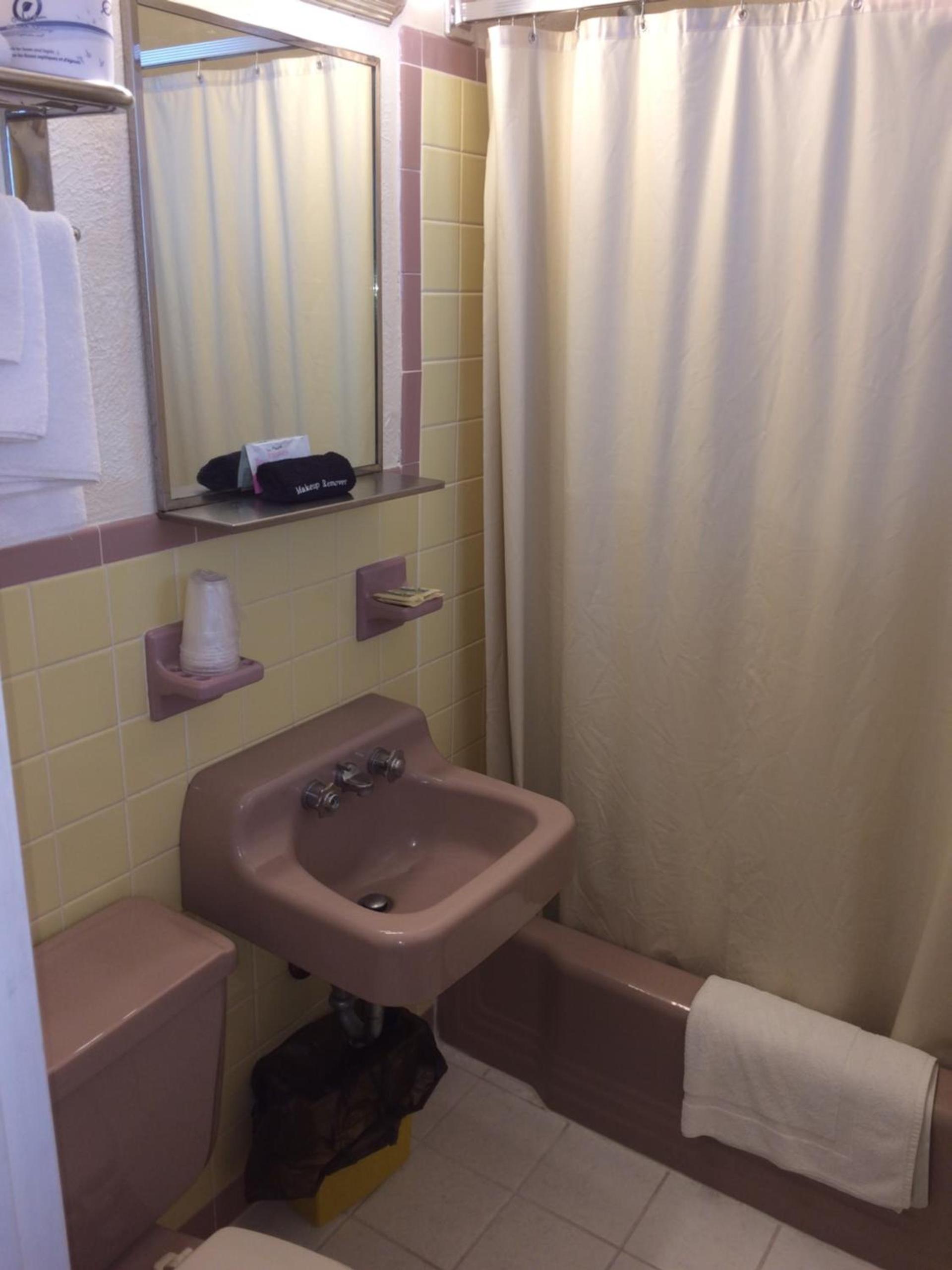 Crystal Sands Motel photo 34