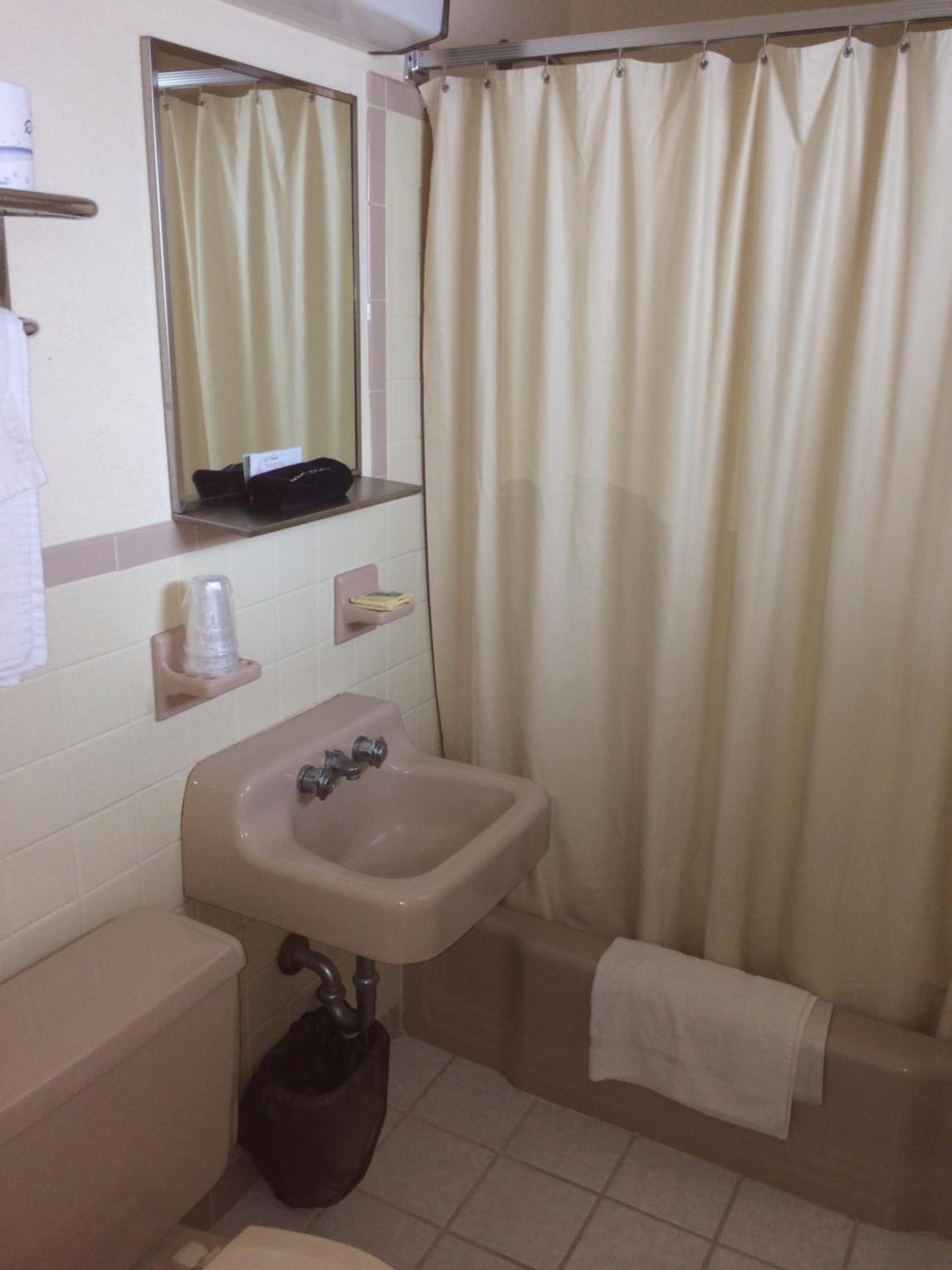Crystal Sands Motel photo 27