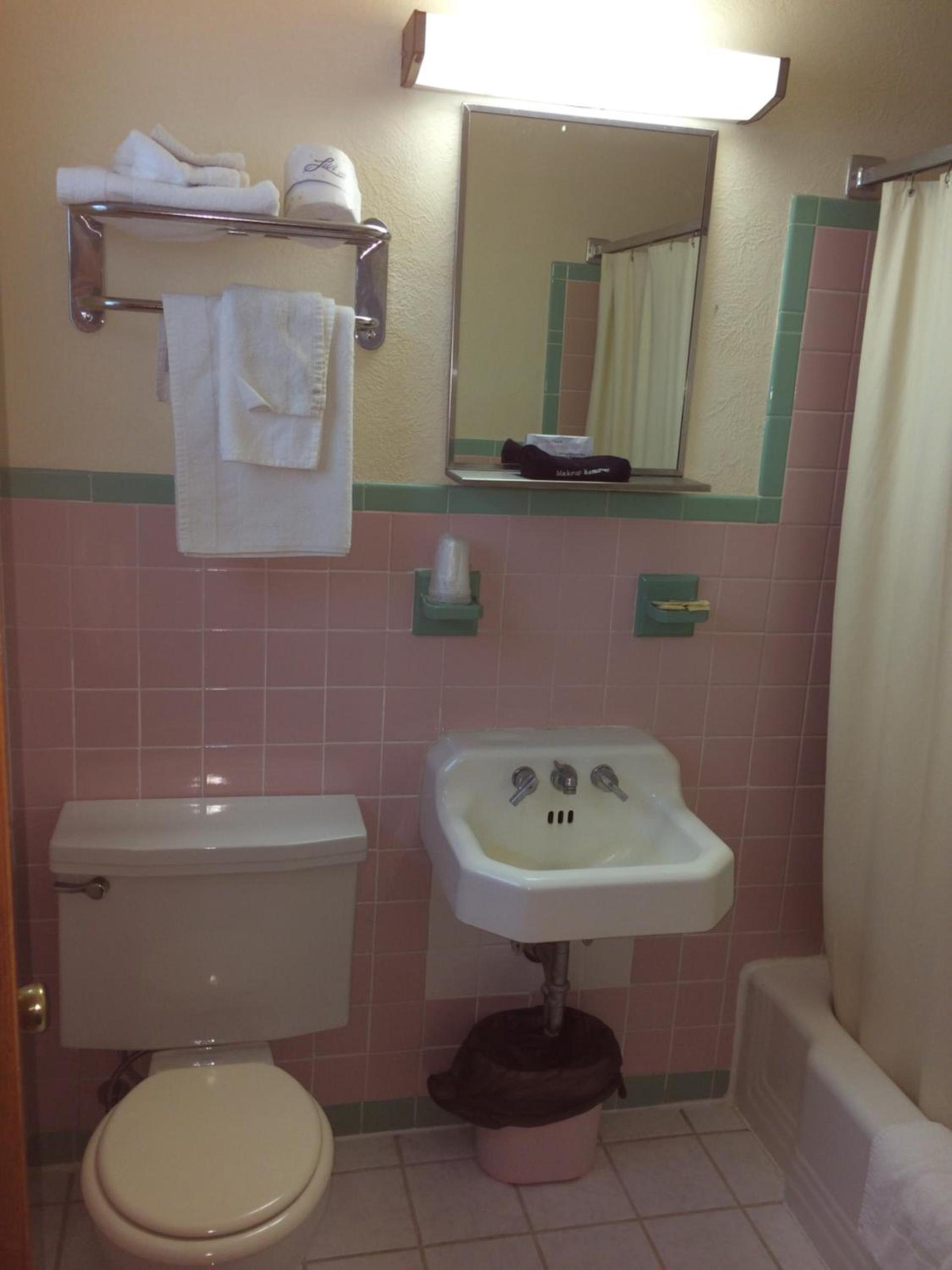 Crystal Sands Motel photo 43