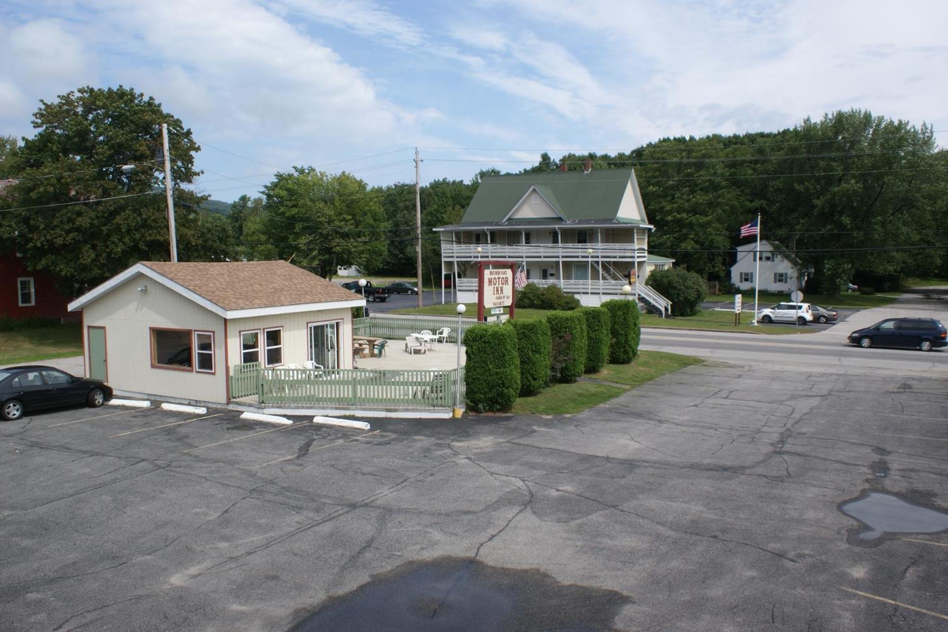 Northern Peaks Motor Inn photo 55