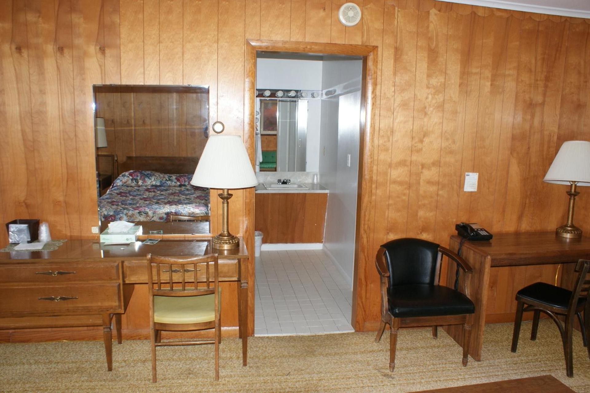 Northern Peaks Motor Inn photo 57