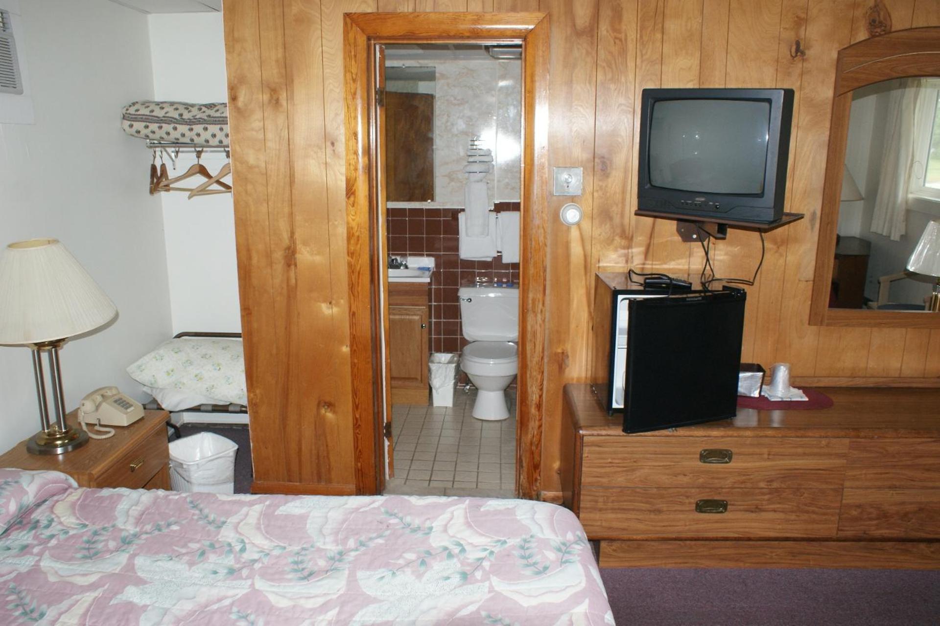 Northern Peaks Motor Inn photo 75