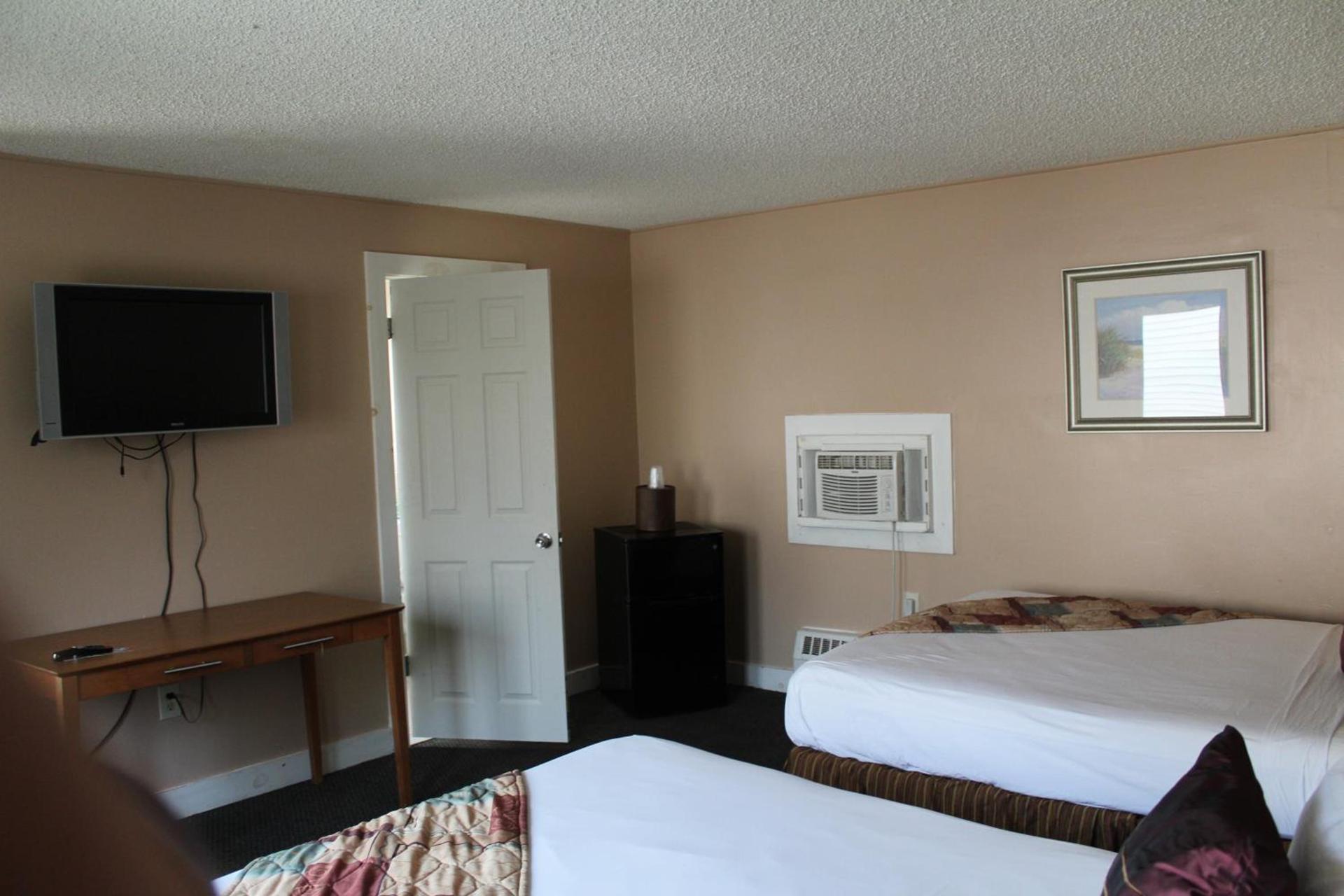 Capri Motel photo 66