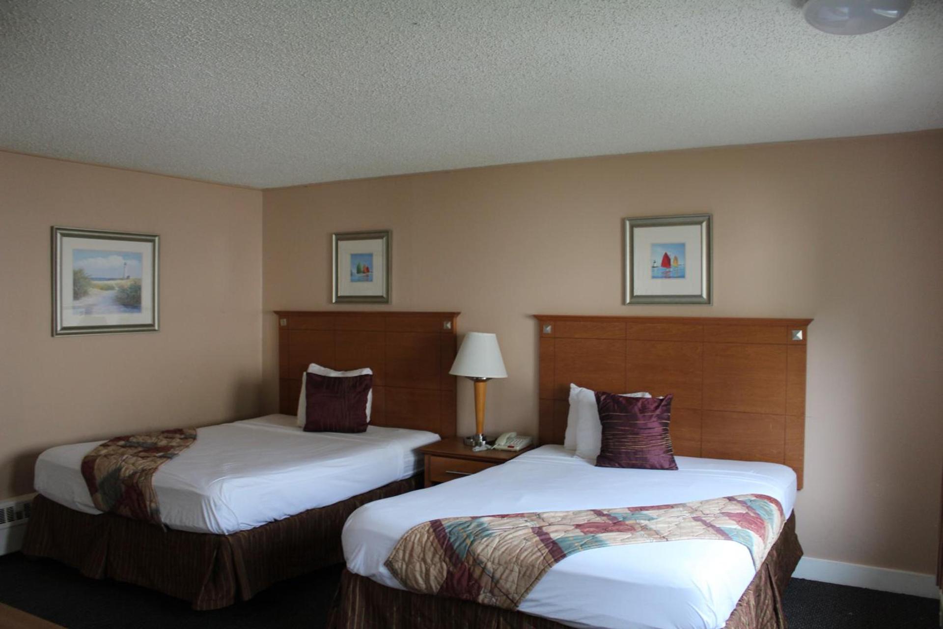 Capri Motel photo 10