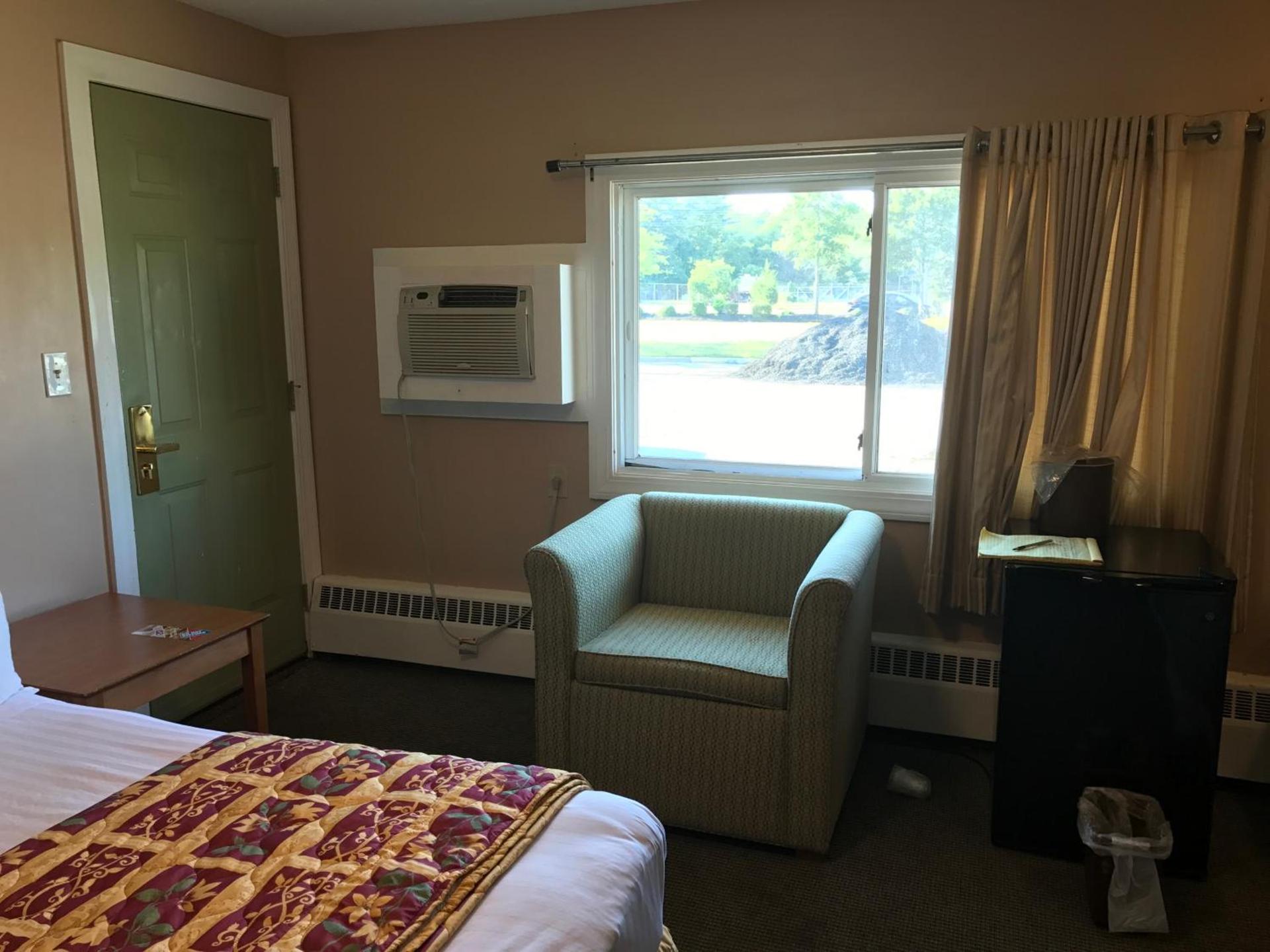 Capri Motel photo 64