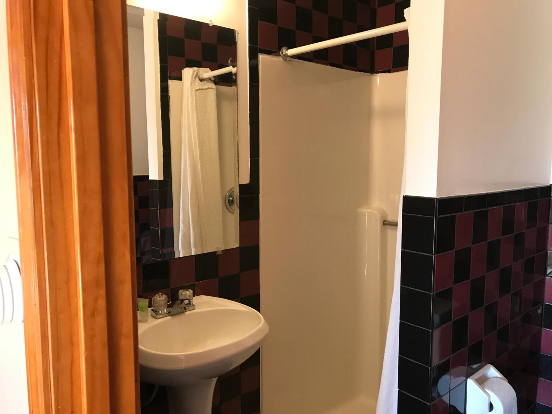 Capri Motel photo 8