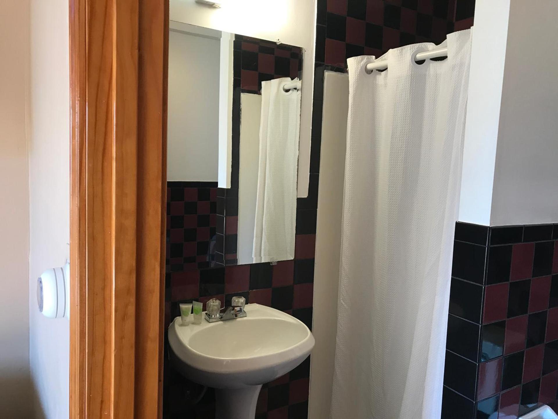Capri Motel photo 9