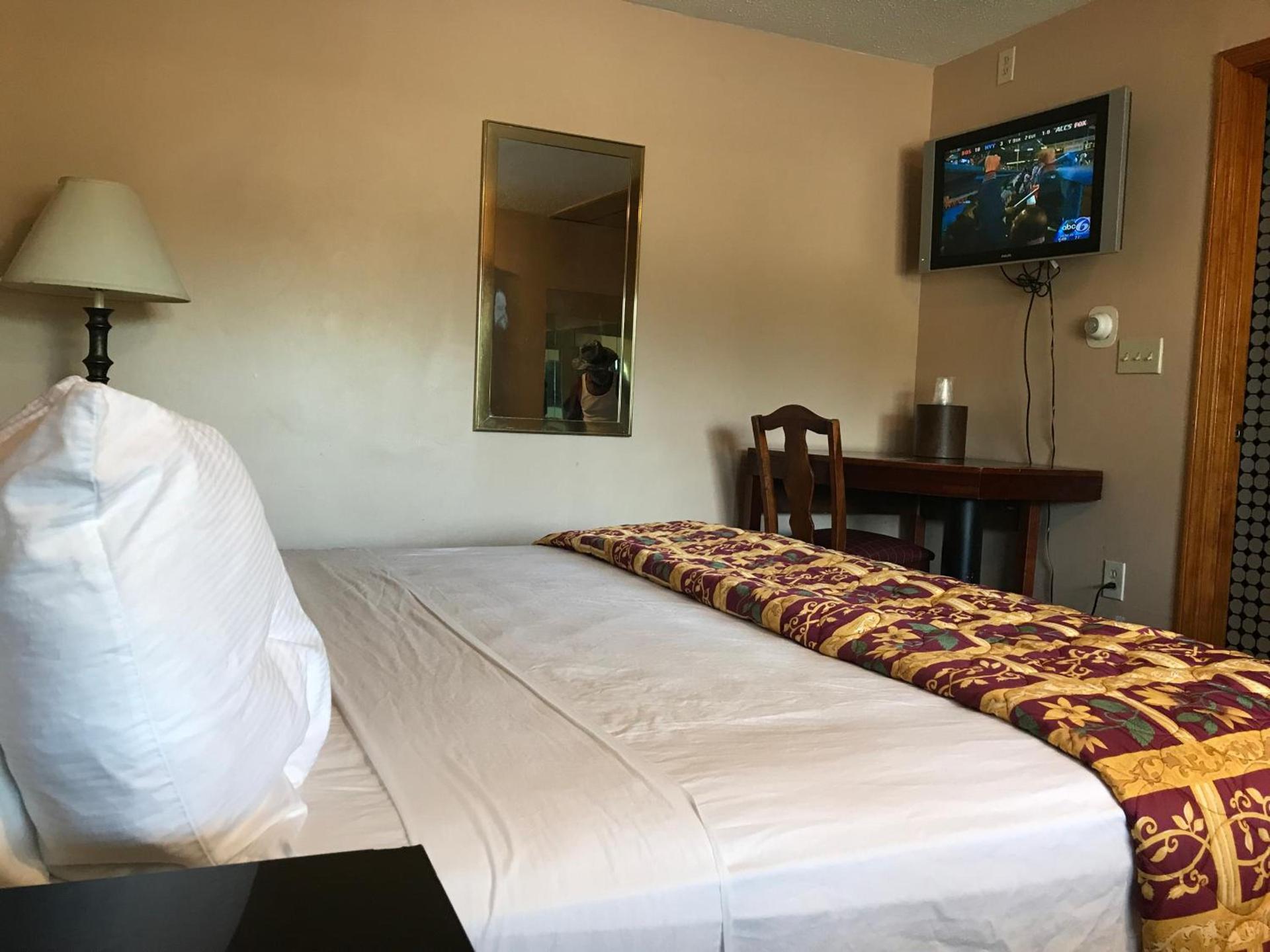 Capri Motel photo 74